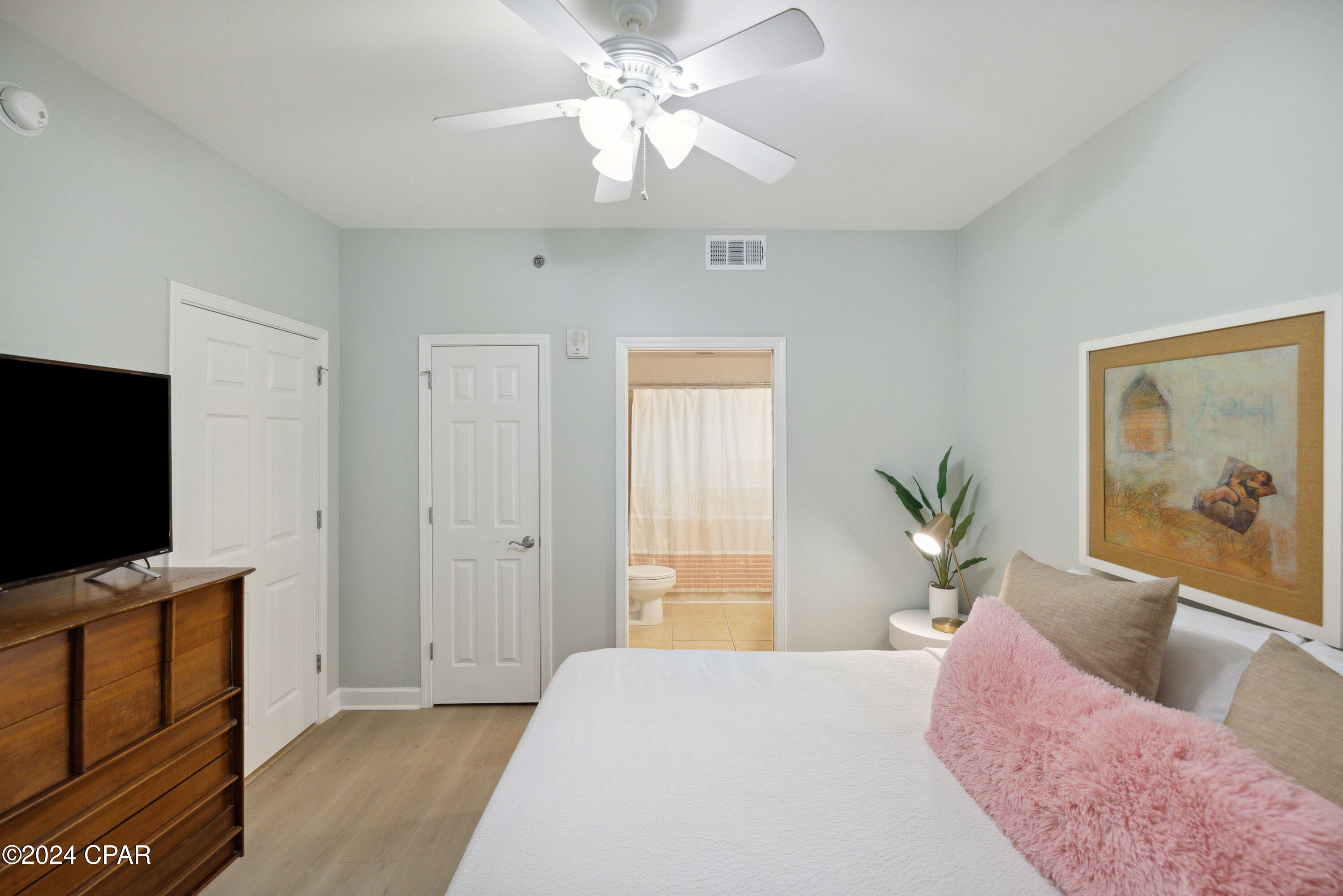 Splash Condo - Residential