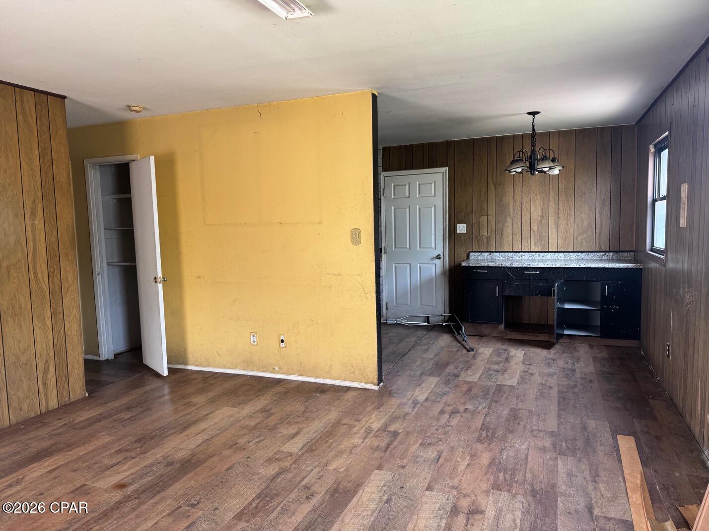 Hentz 1st Add Unit B - Residential