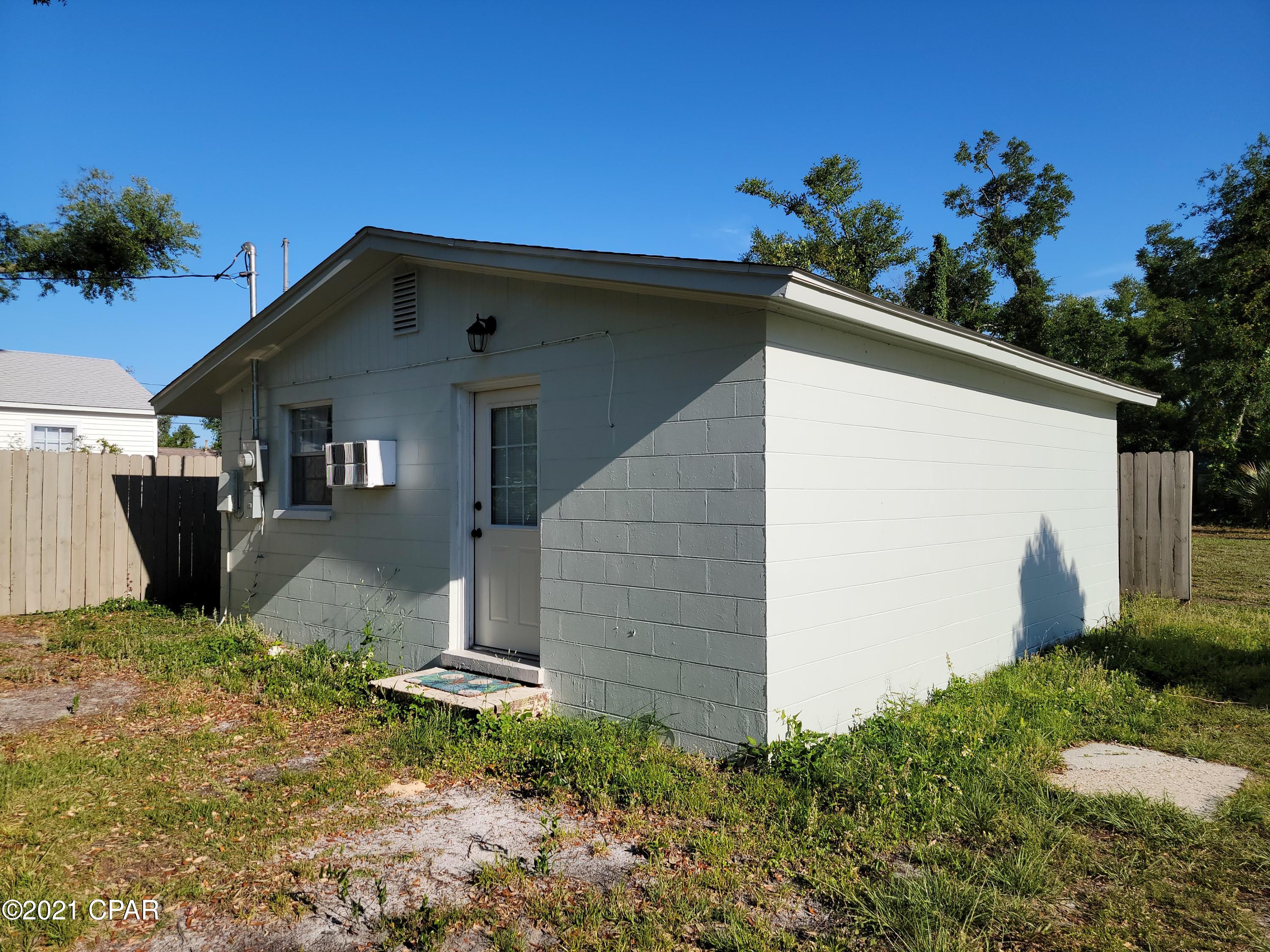 [No Recorded Subdiv] - Residential Lease