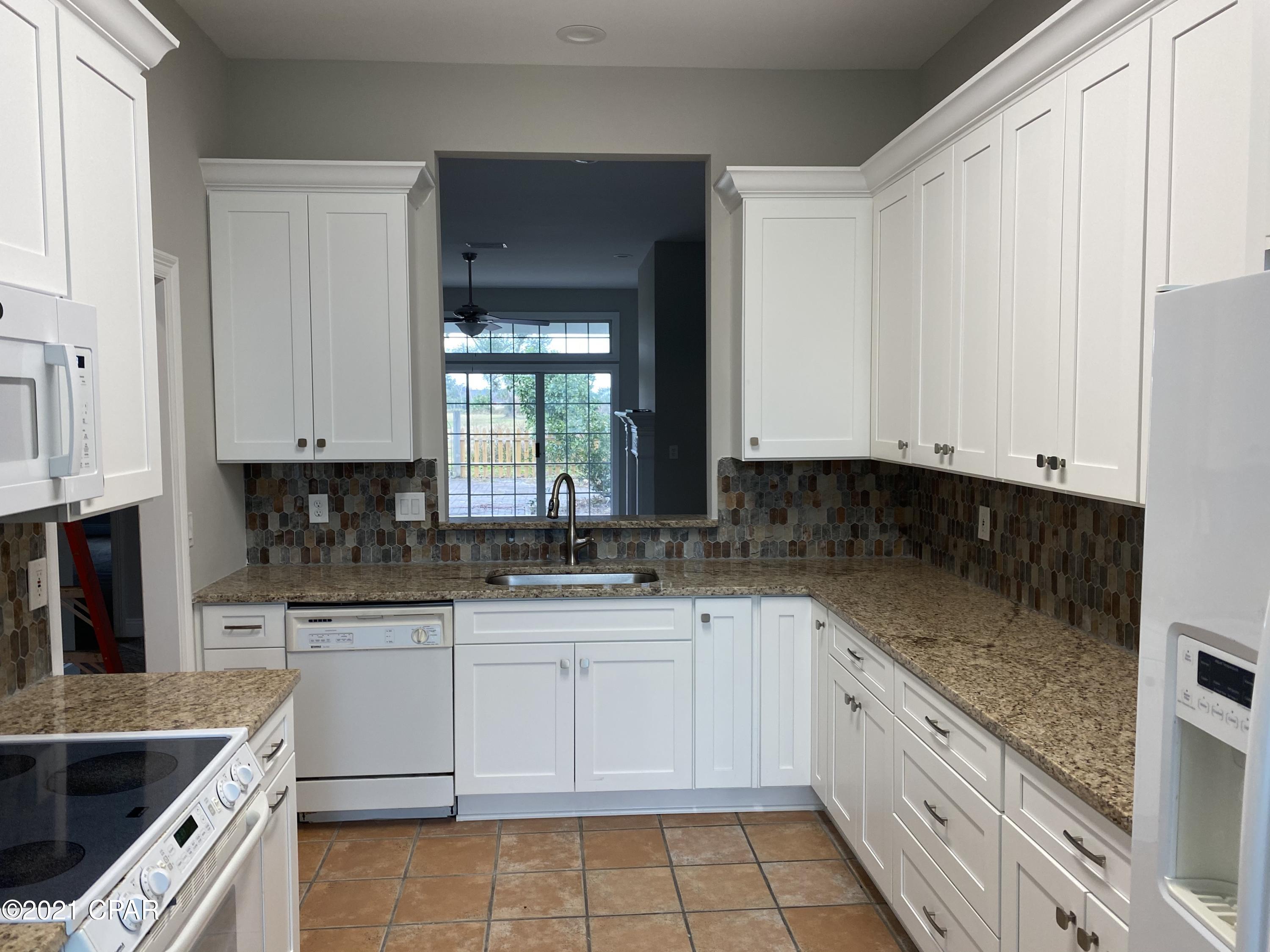 Tropical Bay - Residential