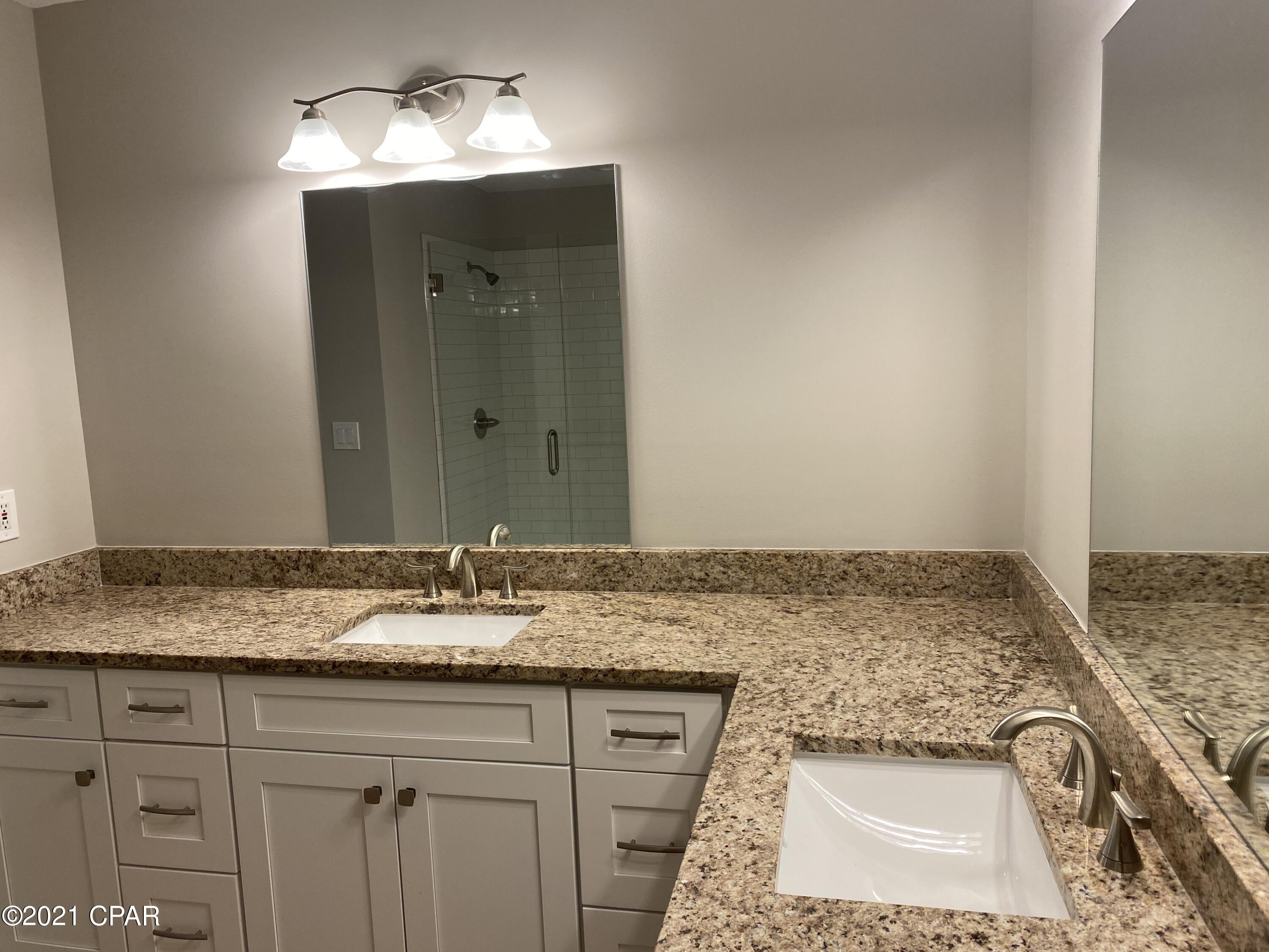 Tropical Bay - Residential