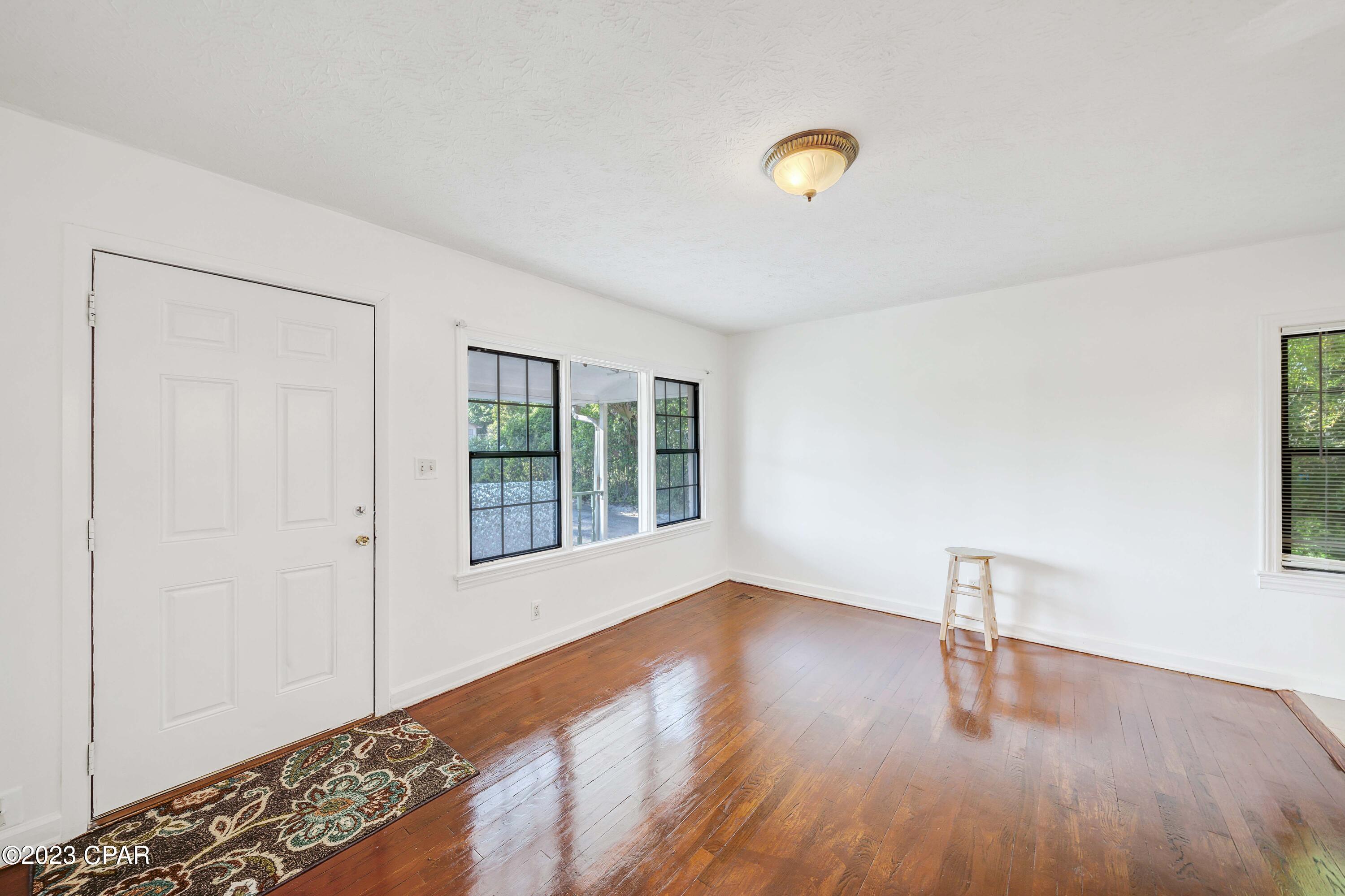 Sunnyland Heights - Residential