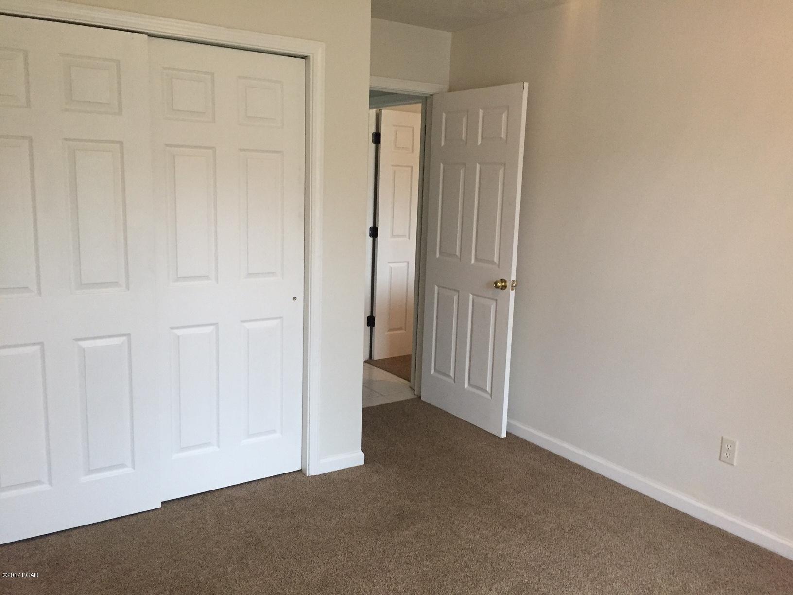 Pine Tree Place Unit 1 - Residential