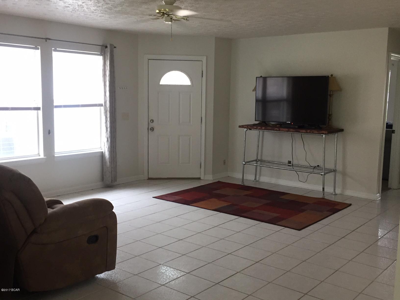 Pine Tree Place Unit 1 - Residential