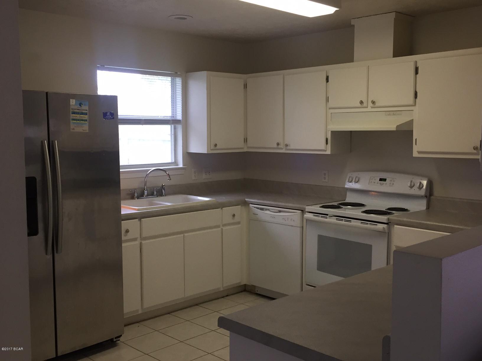 Pine Tree Place Unit 1 - Residential