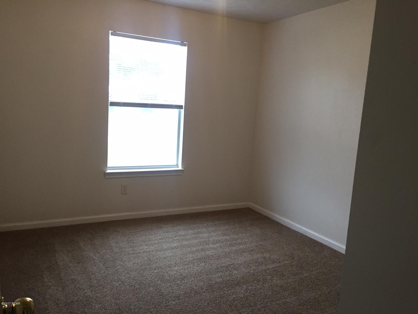 Pine Tree Place Unit 1 - Residential