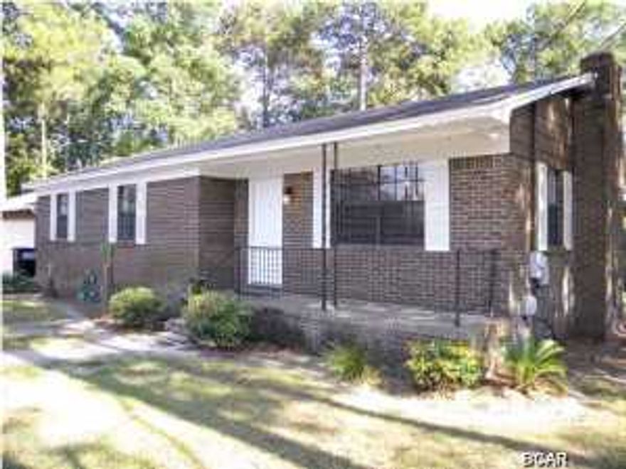 Great house and conveniently located off North Lagoon, so close to beach access and all the beach hot spots. 3 bedrooms, 2 baths, 2 car garage and 1,124 sq feet. Open floor plan, updated kitchen, large living/dining room with fireplace. Freshly painted, extra parking under a carport.