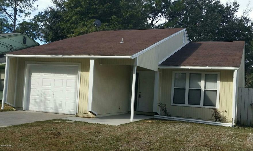 OWNER HAS DONE MANY IMPROVEMENTS TO HOME AND IT LOOKS FANTASTIC.NEW FLOORING, FRESLY PAINTED, THE PHOTOS SAY IT ALL.  NOT IN A FLOOD ZONE !!!

100% FINANCING AVAILABLE TO QUALIFIED BUYER !! WASHER-DRYER IN GARAGE---''AS IS''.