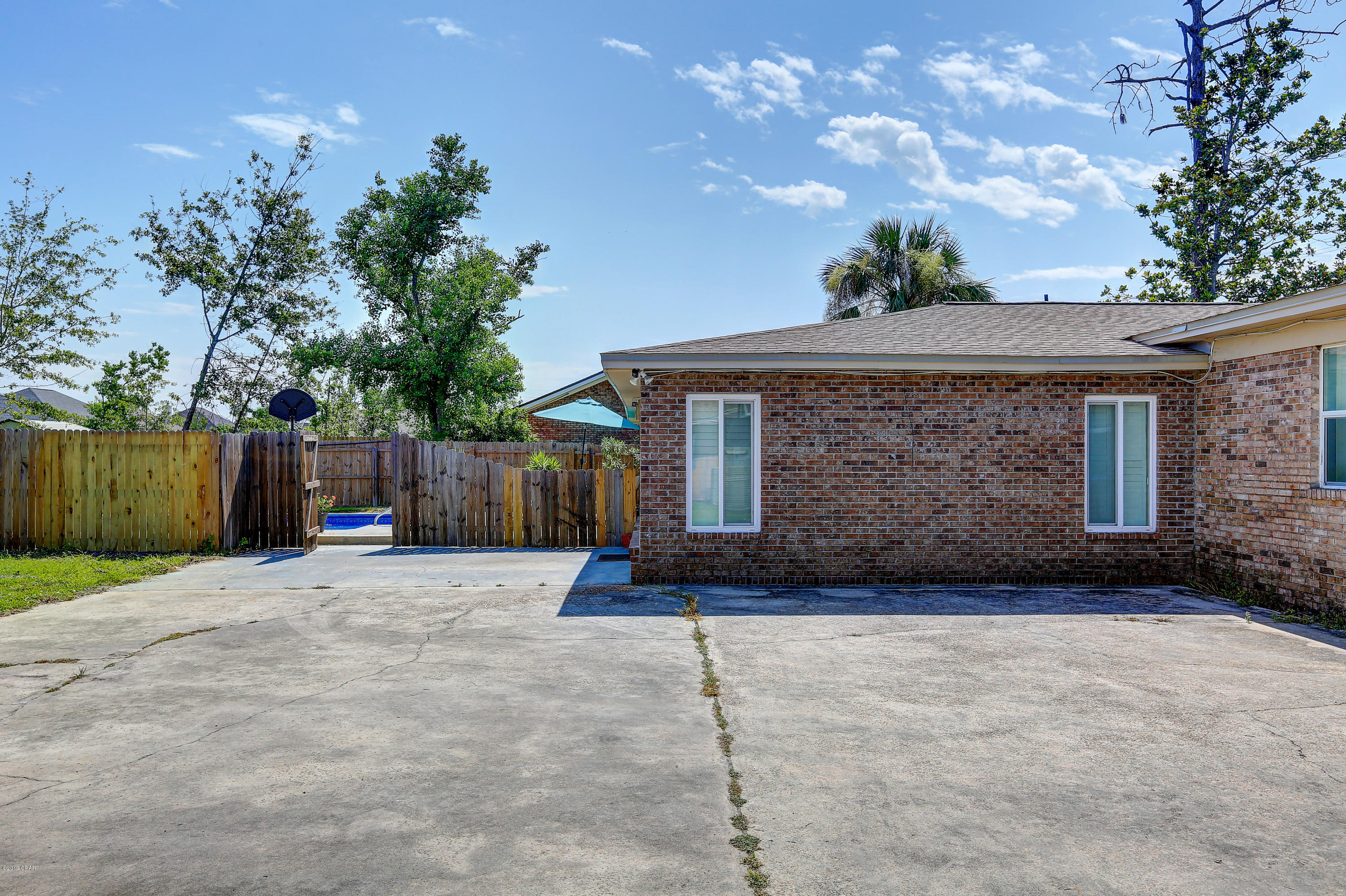 Country Club Gardens - Residential