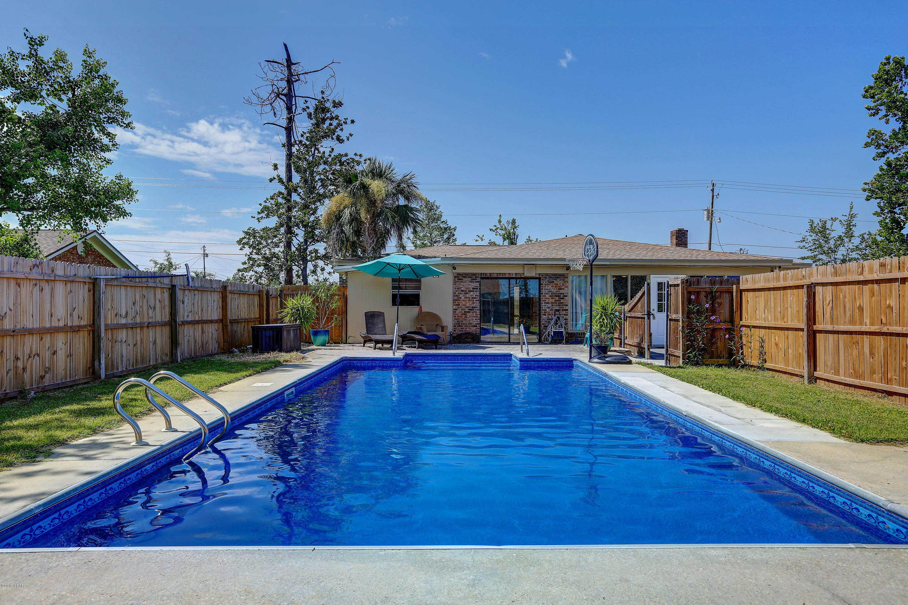 Country Club Gardens - Residential