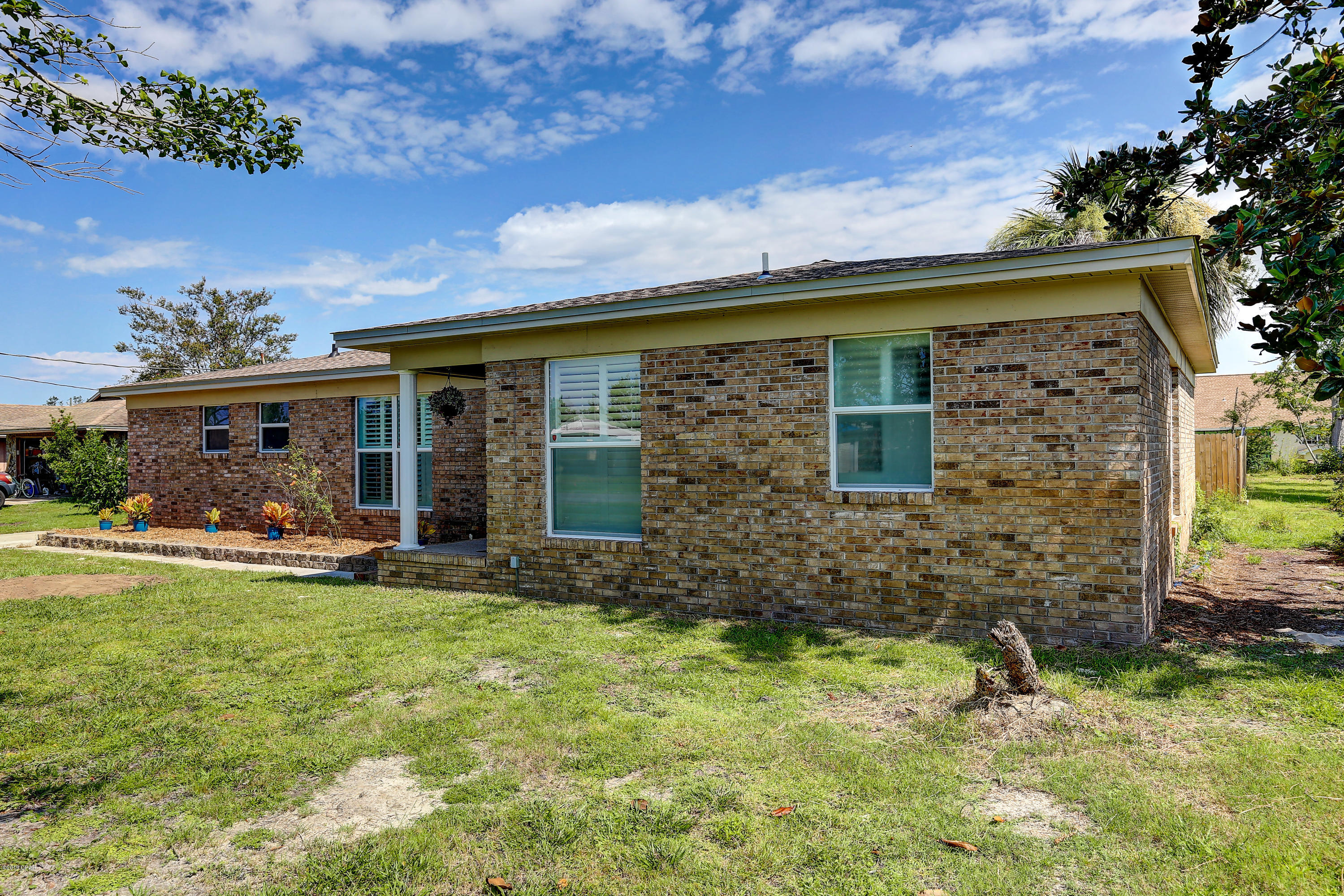 Country Club Gardens - Residential