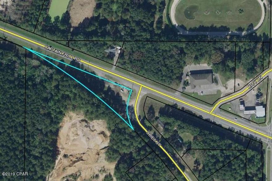 Looking for a property for your business? Great location on Hwy 20 about 300 yards west of Hwy 79 in Ebro.  Just over 1 acre according to the property appraisers site. Building is block construction with a 40' by 28' open front area and a 20' by 30' back area.  Interior has been cleared and is ready for your plans. Operated as the Ebro Cafe for years but has been closed since 2010.    Property being sold as is due to renovations that are needed on building.  Dollar General has opened  on the 3 acre parcel next door, so the area is growing.  All measurements were taken from the property appraisers site and should be confirmed by buyer if important.