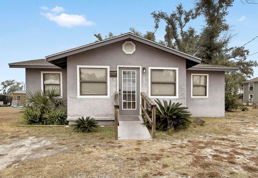 Three bedroom one bath single-family handicap-accessible home. Designer tile in the enclosed front porch/foyer, kitchen, and large bathroom. New carpet in all three bedrooms, and a bamboo floor in the living room/dining room combo. New refrigerator/freezer. Separate laundry room, covered back porch, and large yard. Available now. 

$25 application fee for credit and background check. Contact Teresa 248-762-5980.  Need not apply if you are currently in landlord-tenant court or if you have been evicted within the last 10 years.