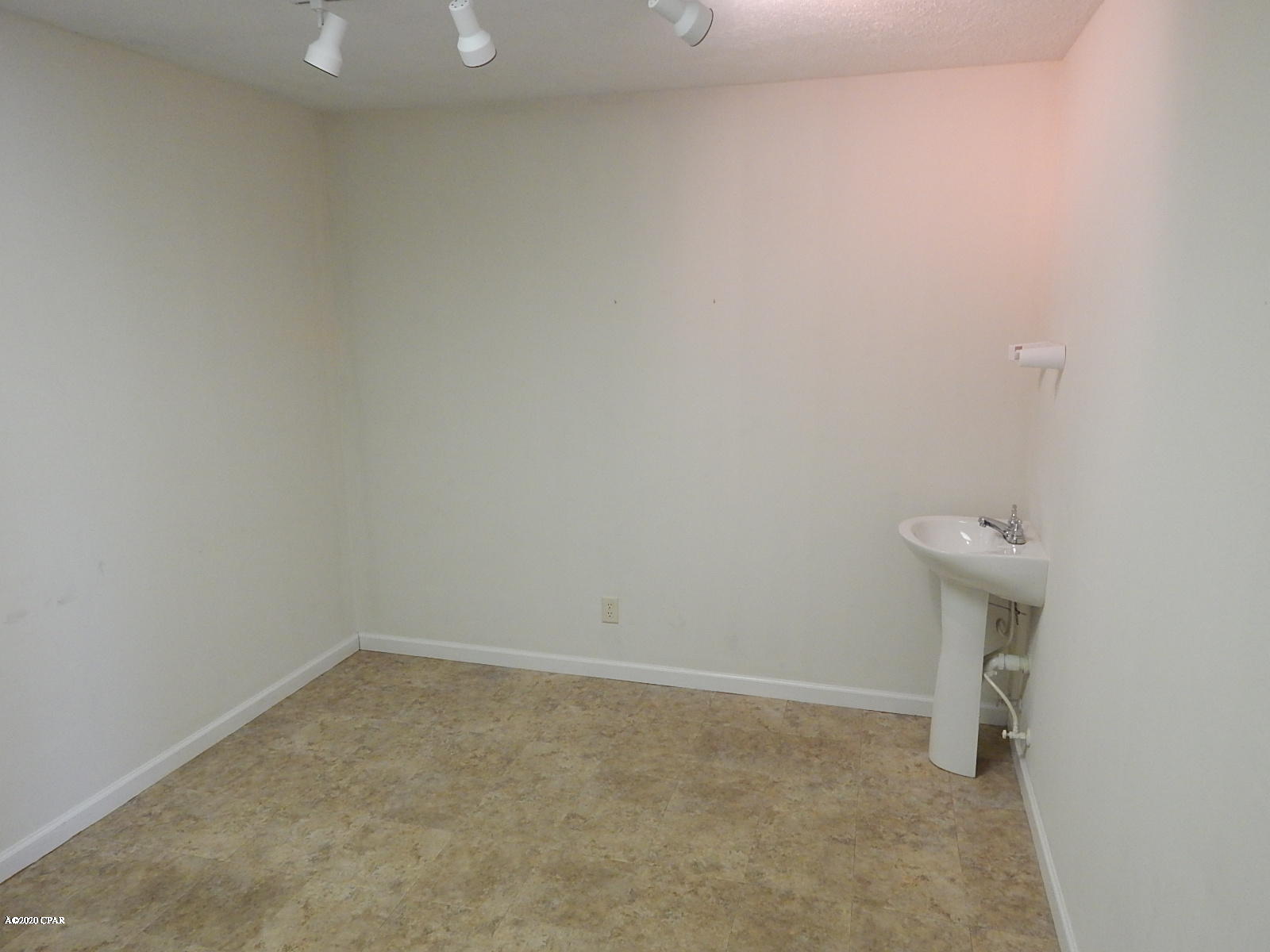 No Named Subdivision - Commercial Lease