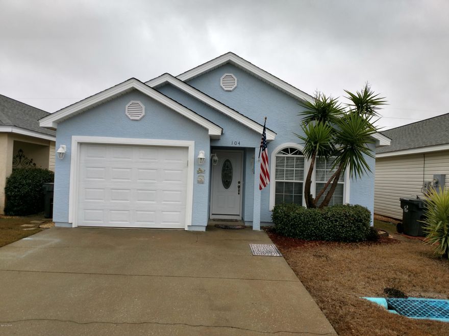 Location! Location! This is a move in ready home...just bring your furniture and clothes:  All stainless steel kitchen appliances, Washer and Dryer in the house....1 car garage.... walking distance to Shipwreck Water Park...5 min to the beach, restaurants and attractions...