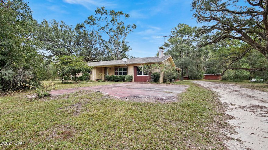 Hot Take! Beautifully Remodeled 4 Bedroom 2 Bath Home Resting on a Gorgeous 8.65 Acre Tract. Inside, the home features beautiful new flooring, drywall, and paint throughout that highlight and compliments the brick, stone, and natural wood accenting found in and around various parts of the home. The kitchen features New Stainless Steel Appliances, New Custom Cabinetry, and Granite Countertops with a natural wood butcher block center island. This home not only features a living room and den with large fireplace, but it also boasts a massive 750 square foot Bonus Room that offers so many possibilities. Outside, this Paved Road frontage property comes with large oaks and scattered trees throughout, plus offers the ability and room to garden and cultivate, run horses, or to just stretch out your legs.
This property sits Approximately 6 miles North of the Bonifay City Limits, and is less than an hour Drive From the Worlds Most Beautiful Beaches in Panama City Beach and Beaches International Airport. Schedule your showing on this beautiful home today!