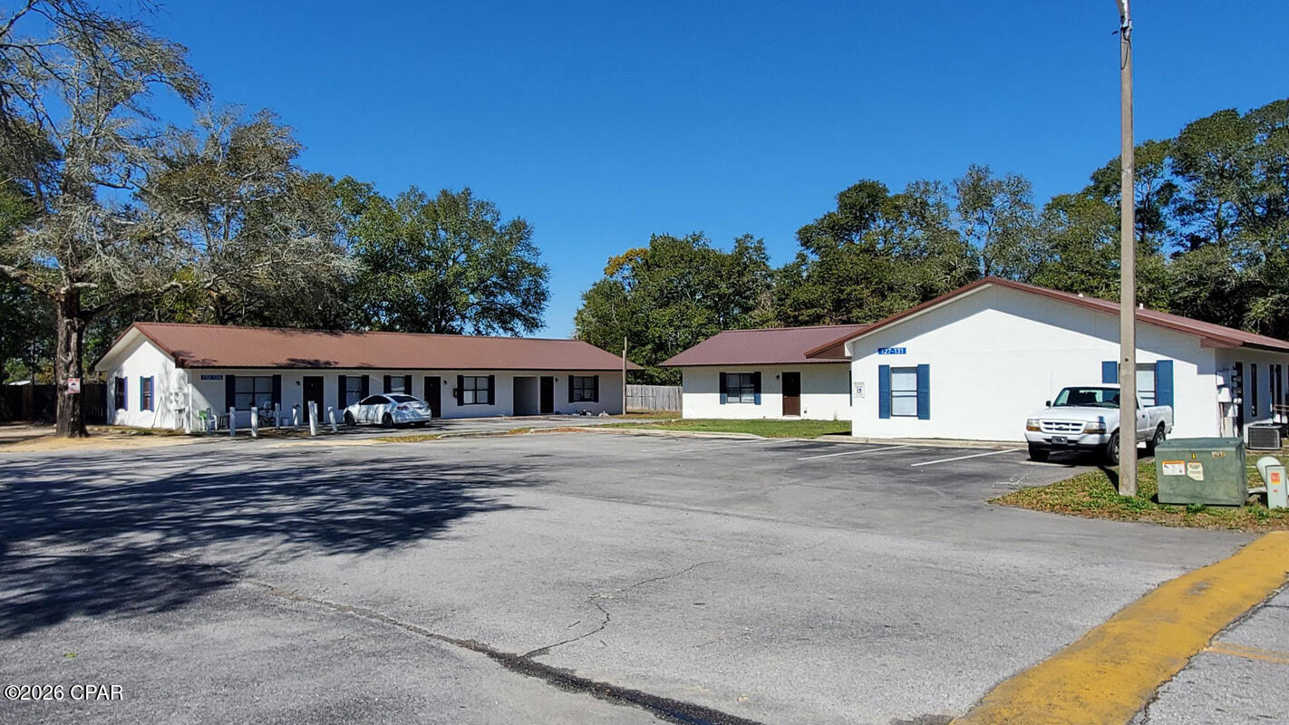 [No Recorded Subdiv] - Commercial Sale