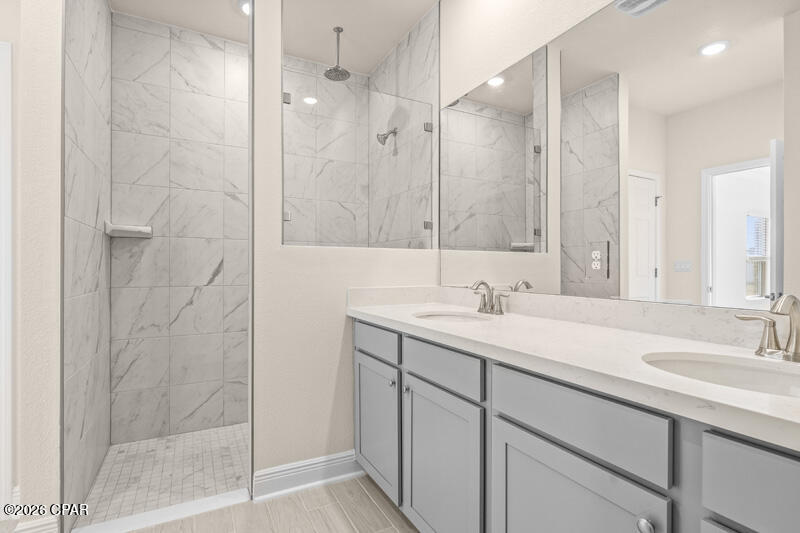 Lake Merial - Residential