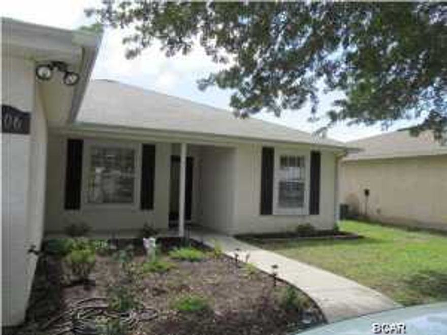 All tile 3 Bedroom/2 Bath with fenced yard, patio, 1 car garage, split bedroom floor plan, stainless appliances. Washer/dryer is as-is. Pets Negotiable