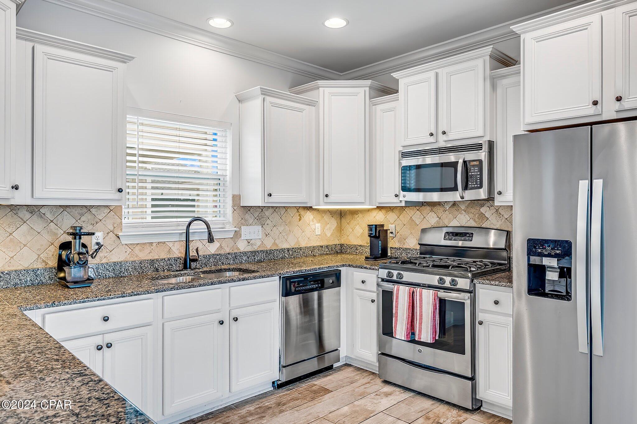 Magnolia Bay Club - Residential