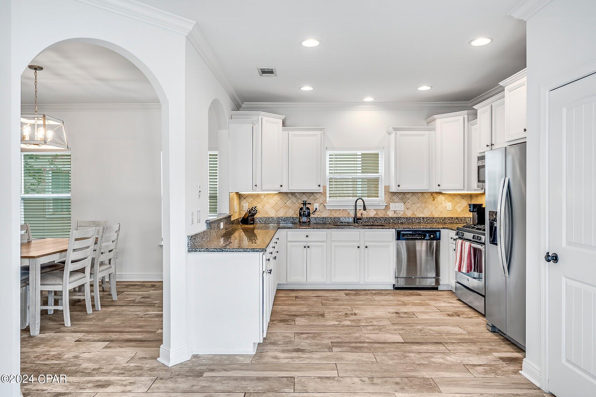 Magnolia Bay Club - Residential