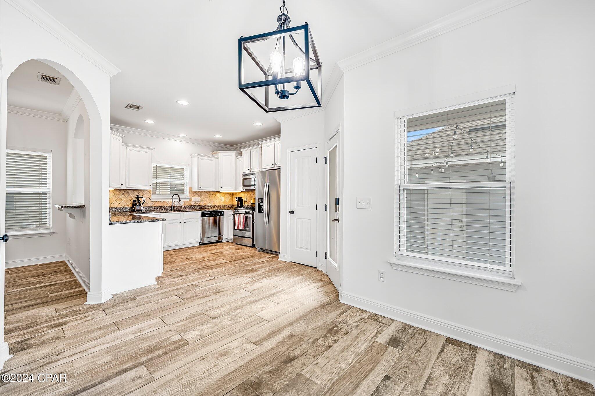 Magnolia Bay Club - Residential