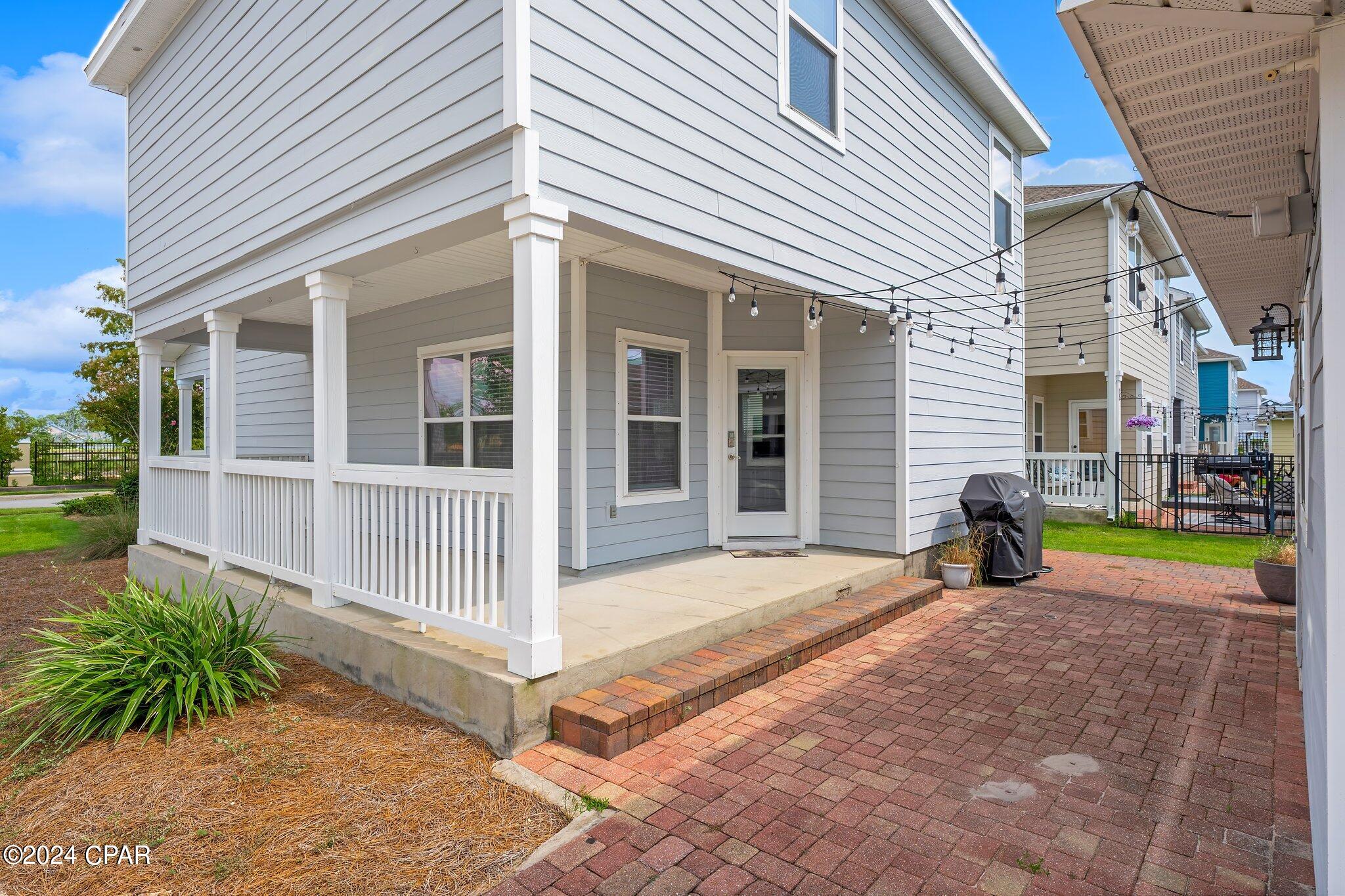 Magnolia Bay Club - Residential