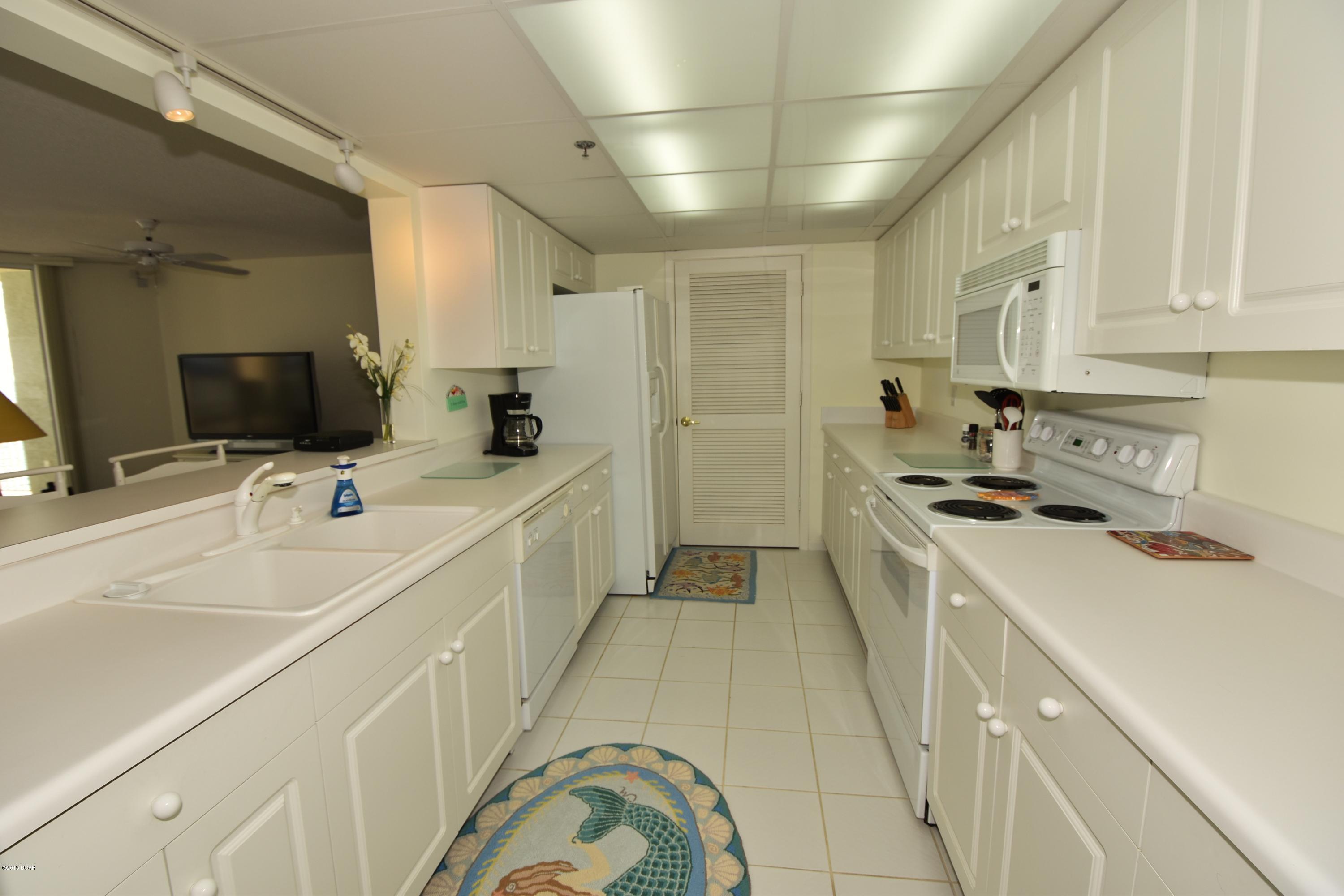 Long Beach Towers IV - Residential