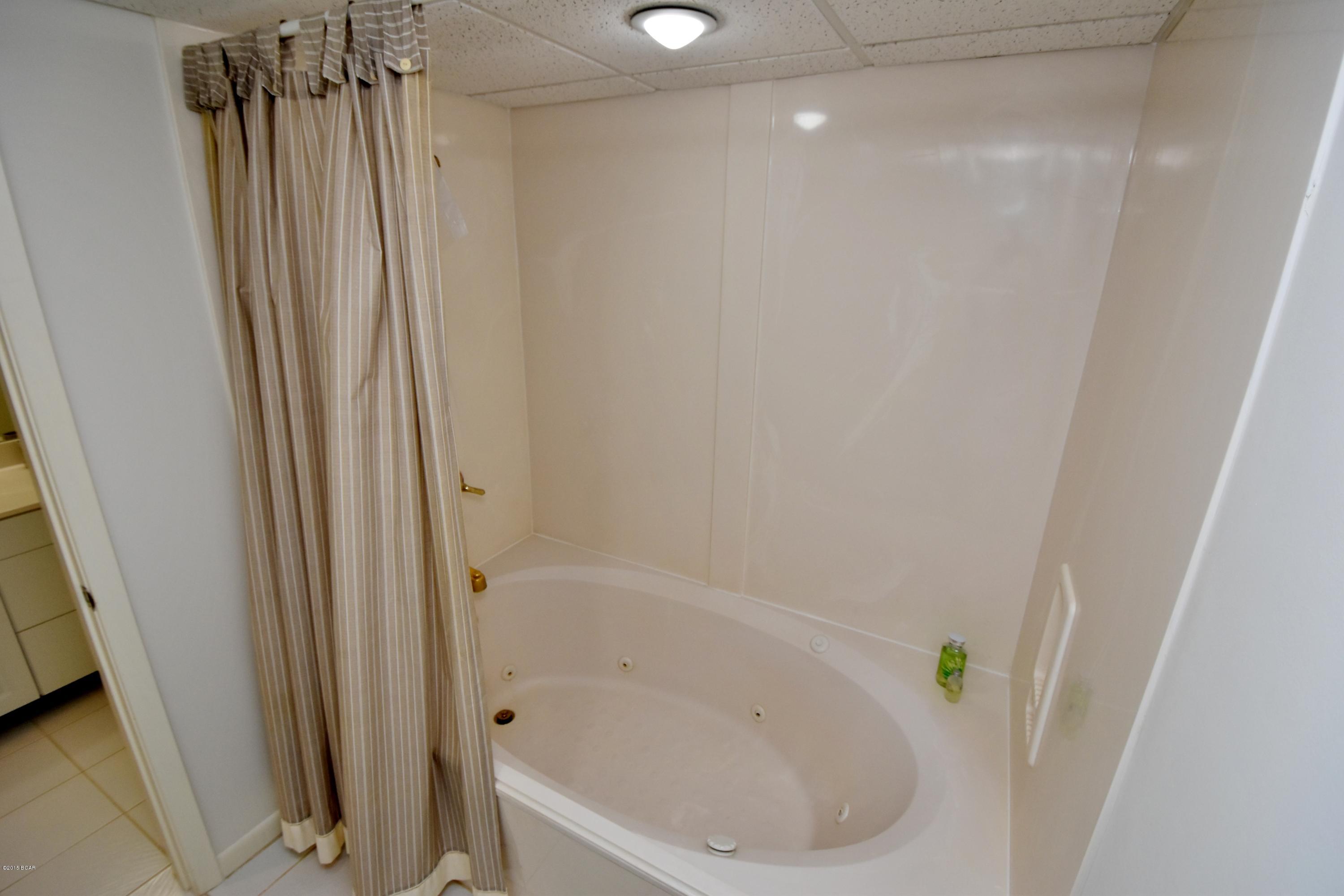 Long Beach Towers IV - Residential