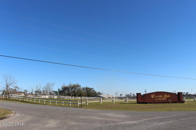 Compass Lake In The Hills - Land
