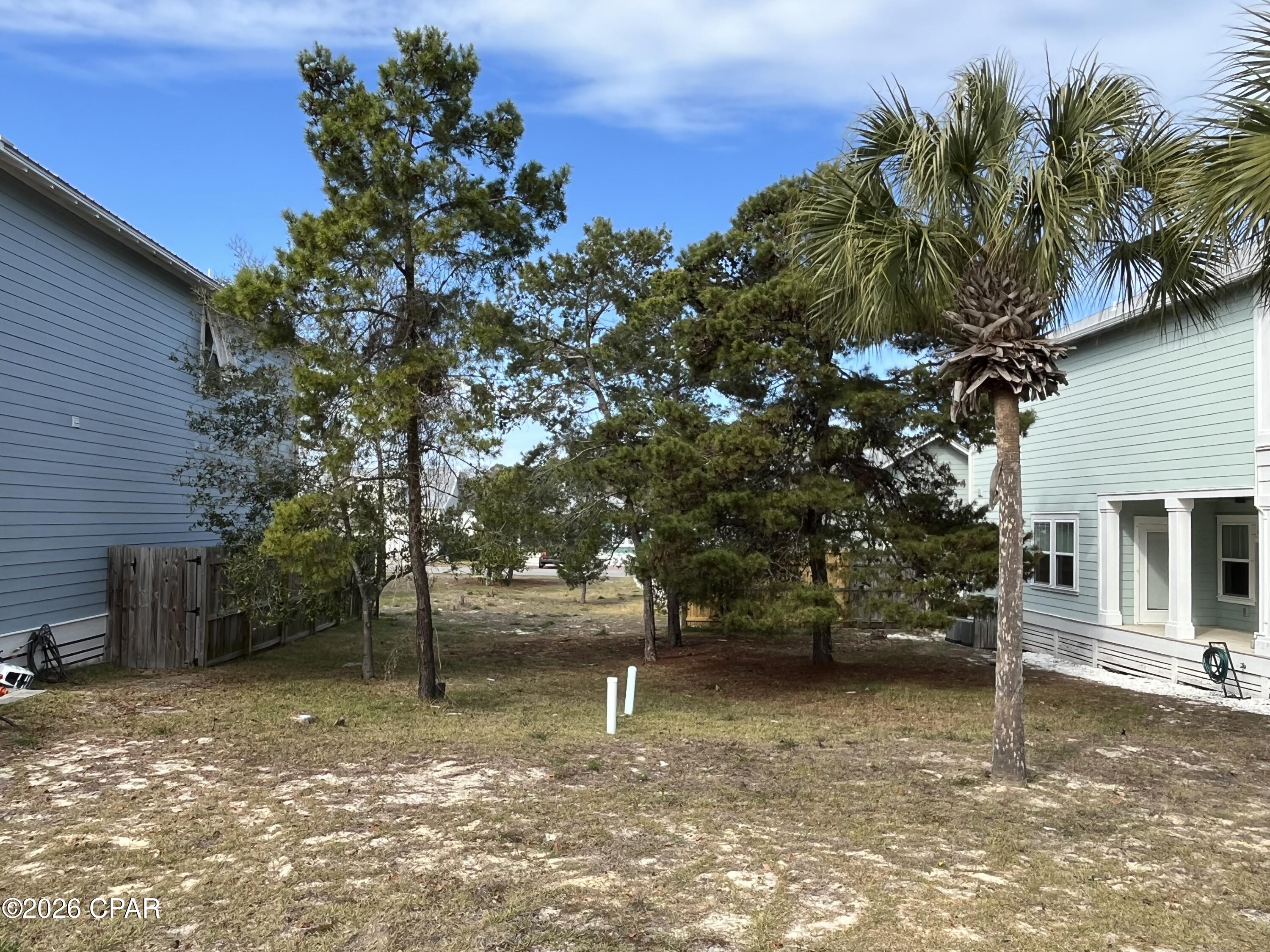 Paradise Grove - Land