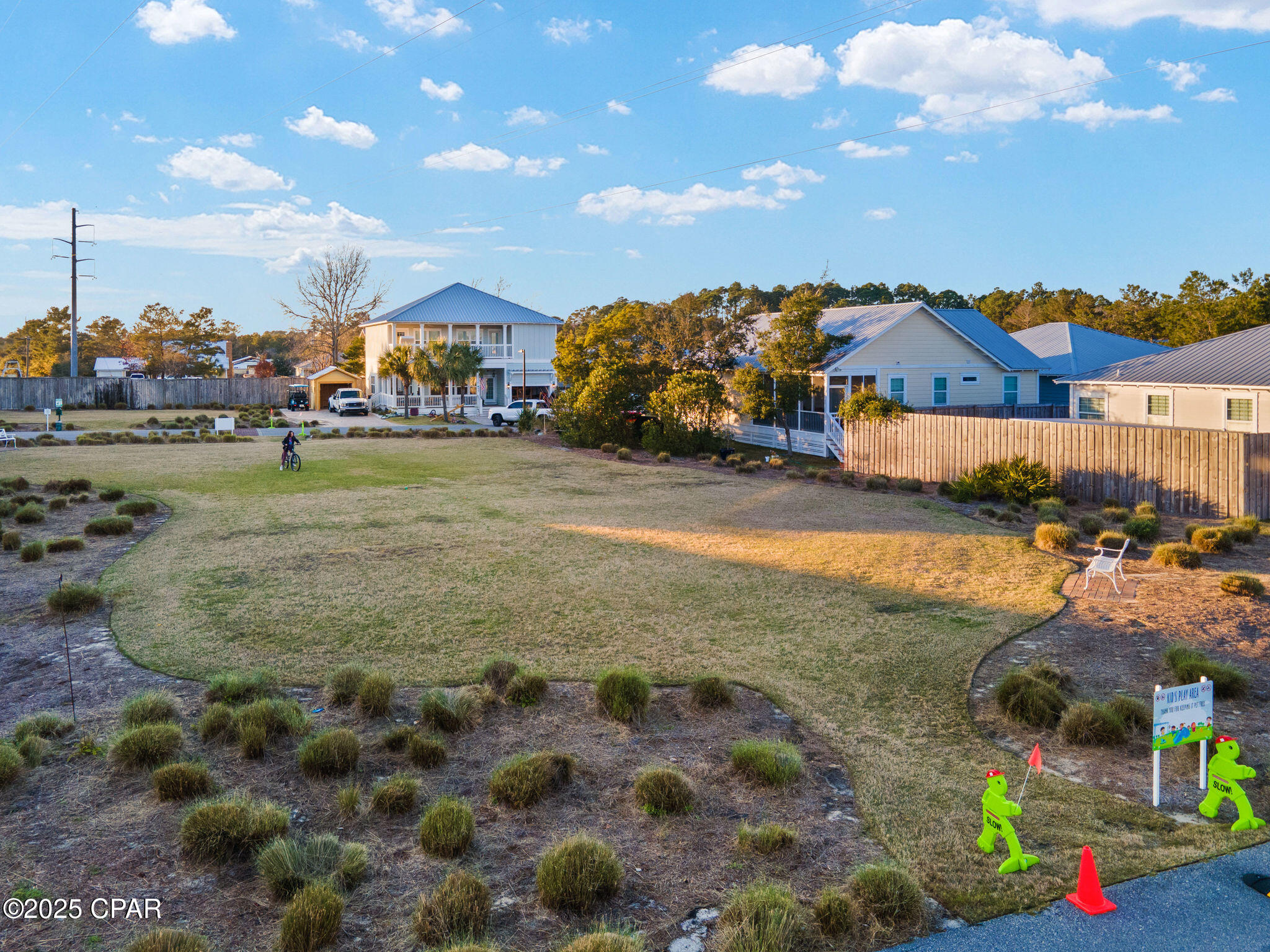 Paradise Grove - Land