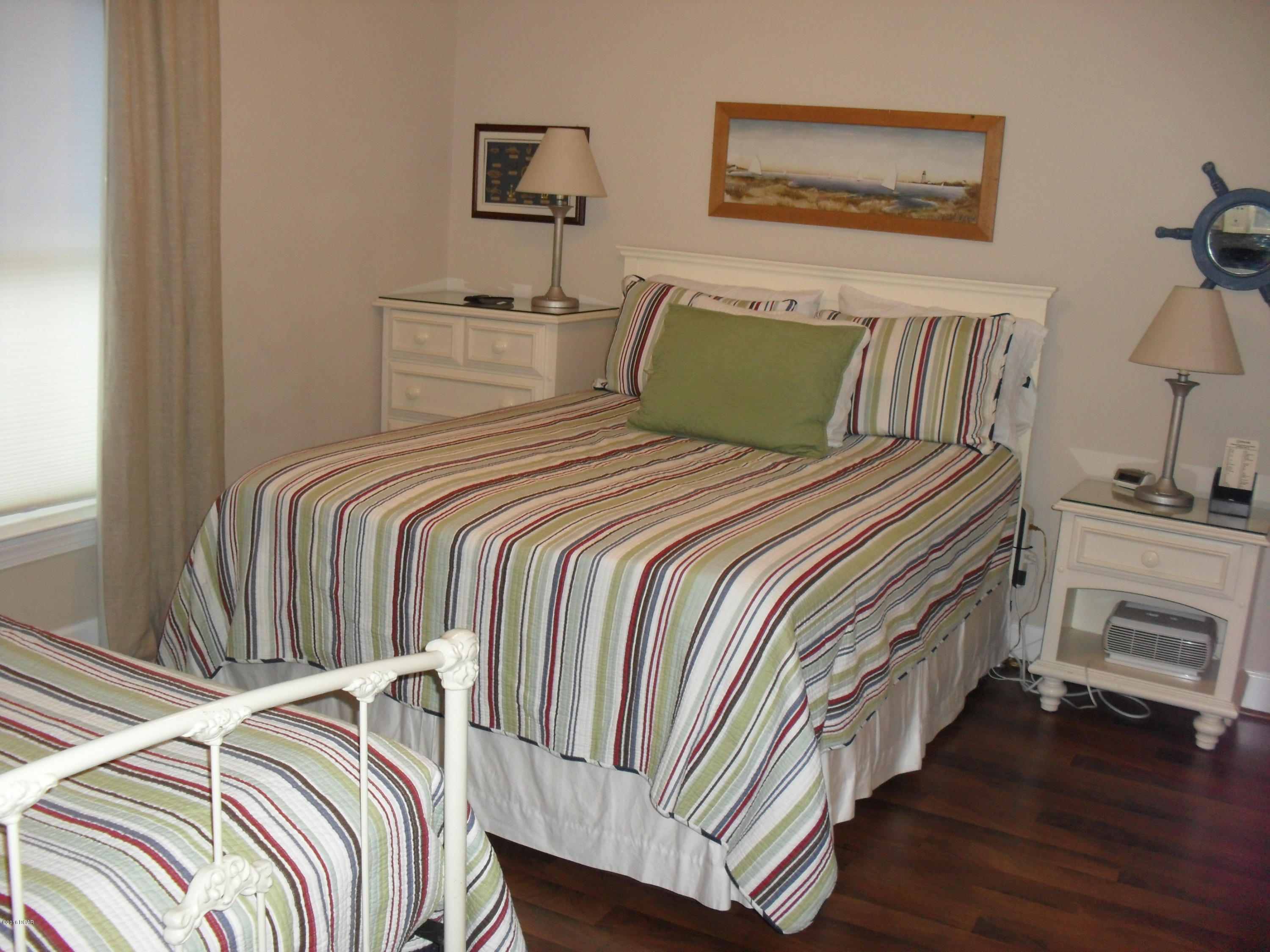 Twin Palms Resort - Residential