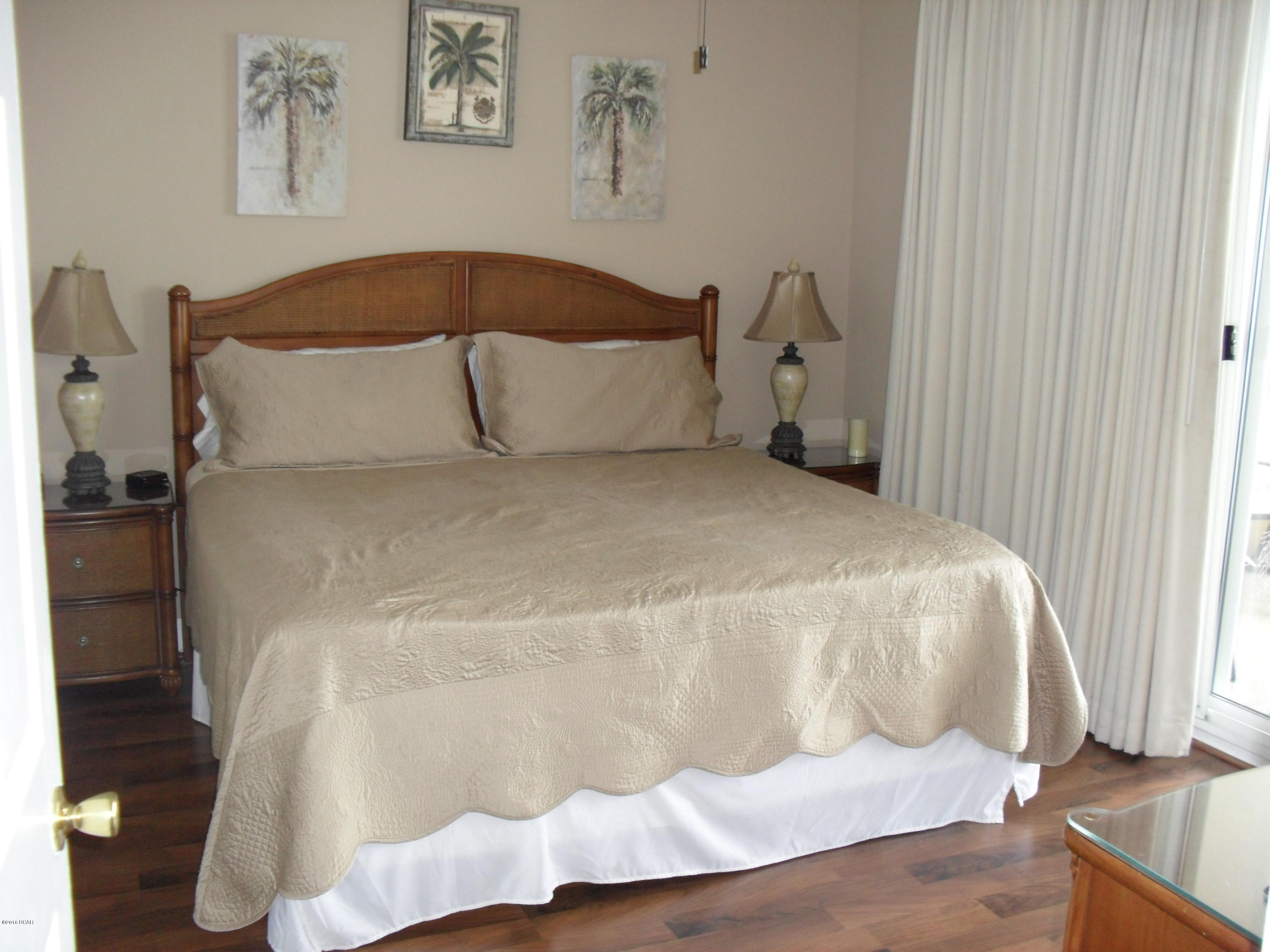 Twin Palms Resort - Residential