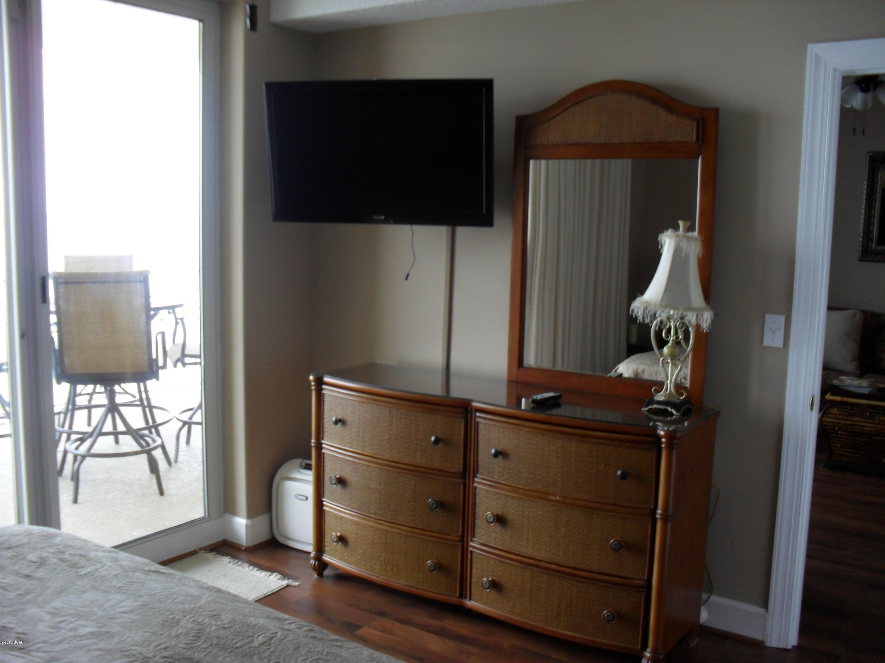 Twin Palms Resort - Residential