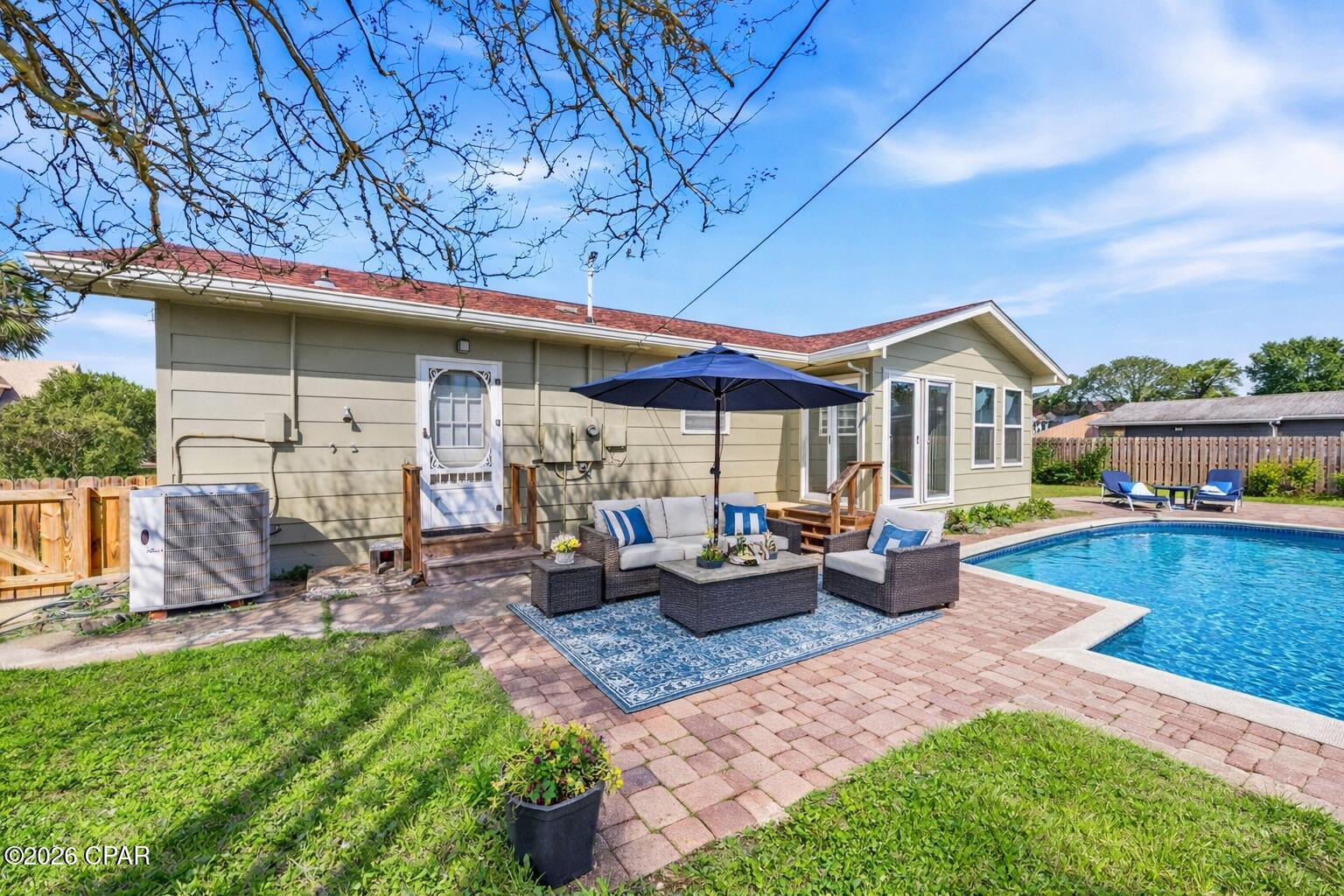 Santa Monica Beach - Residential