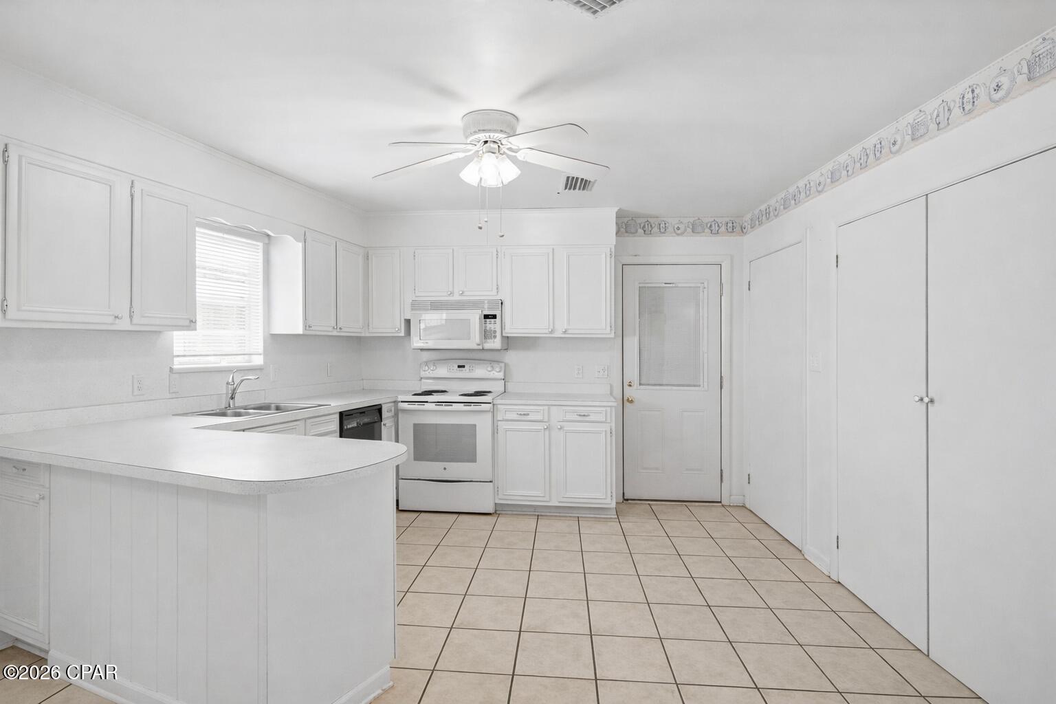 Santa Monica Beach - Residential