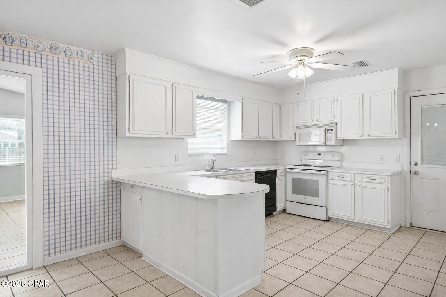 Santa Monica Beach - Residential