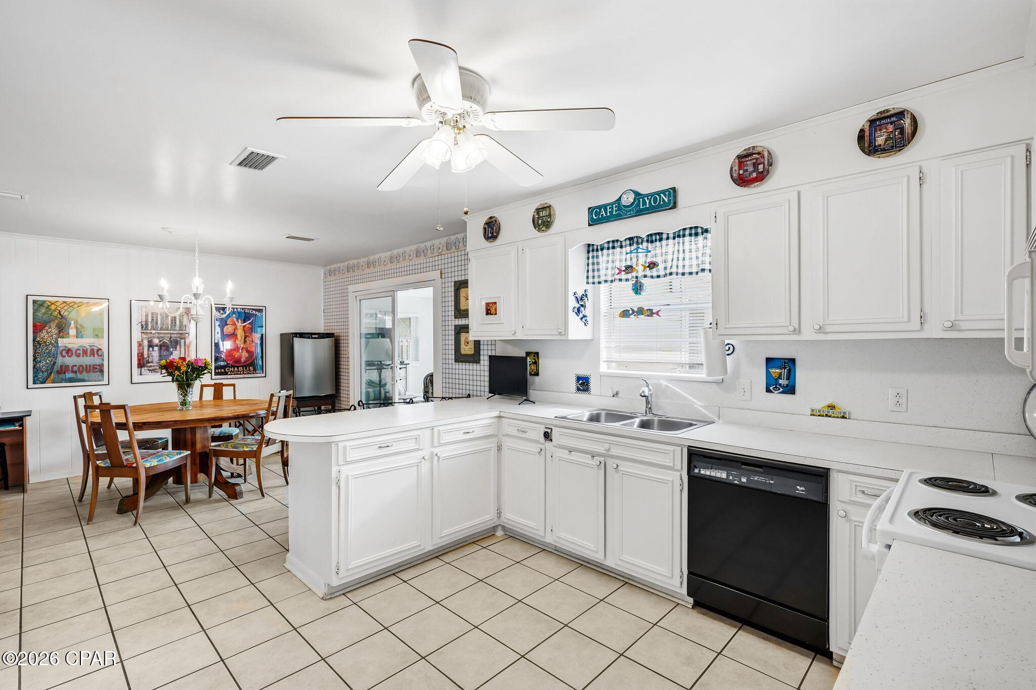 Santa Monica Beach - Residential