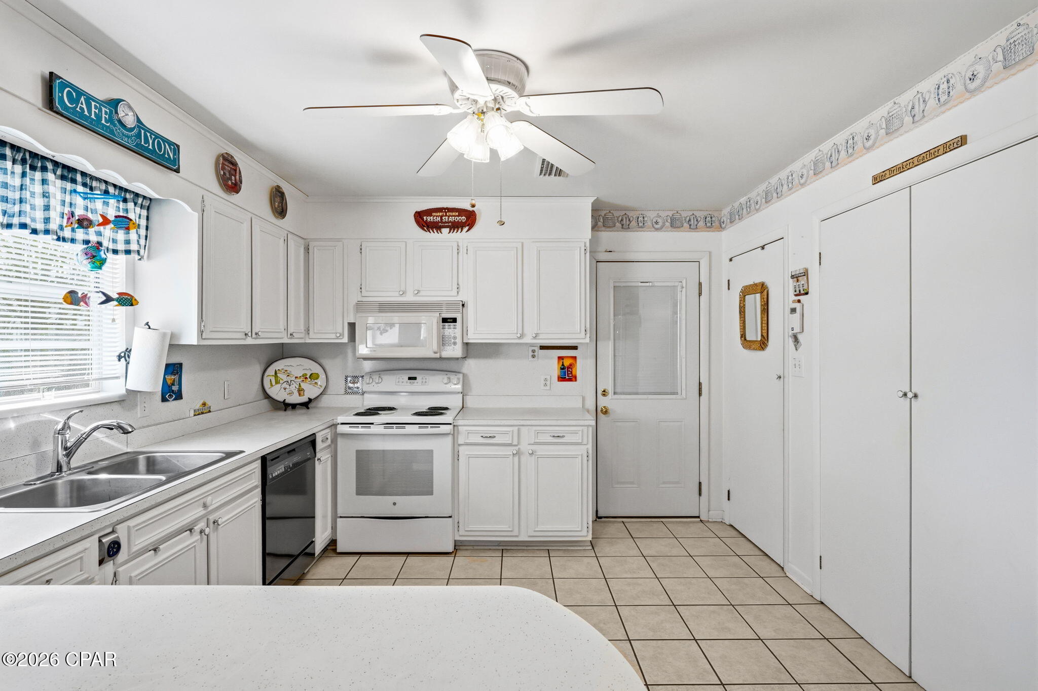 Santa Monica Beach - Residential