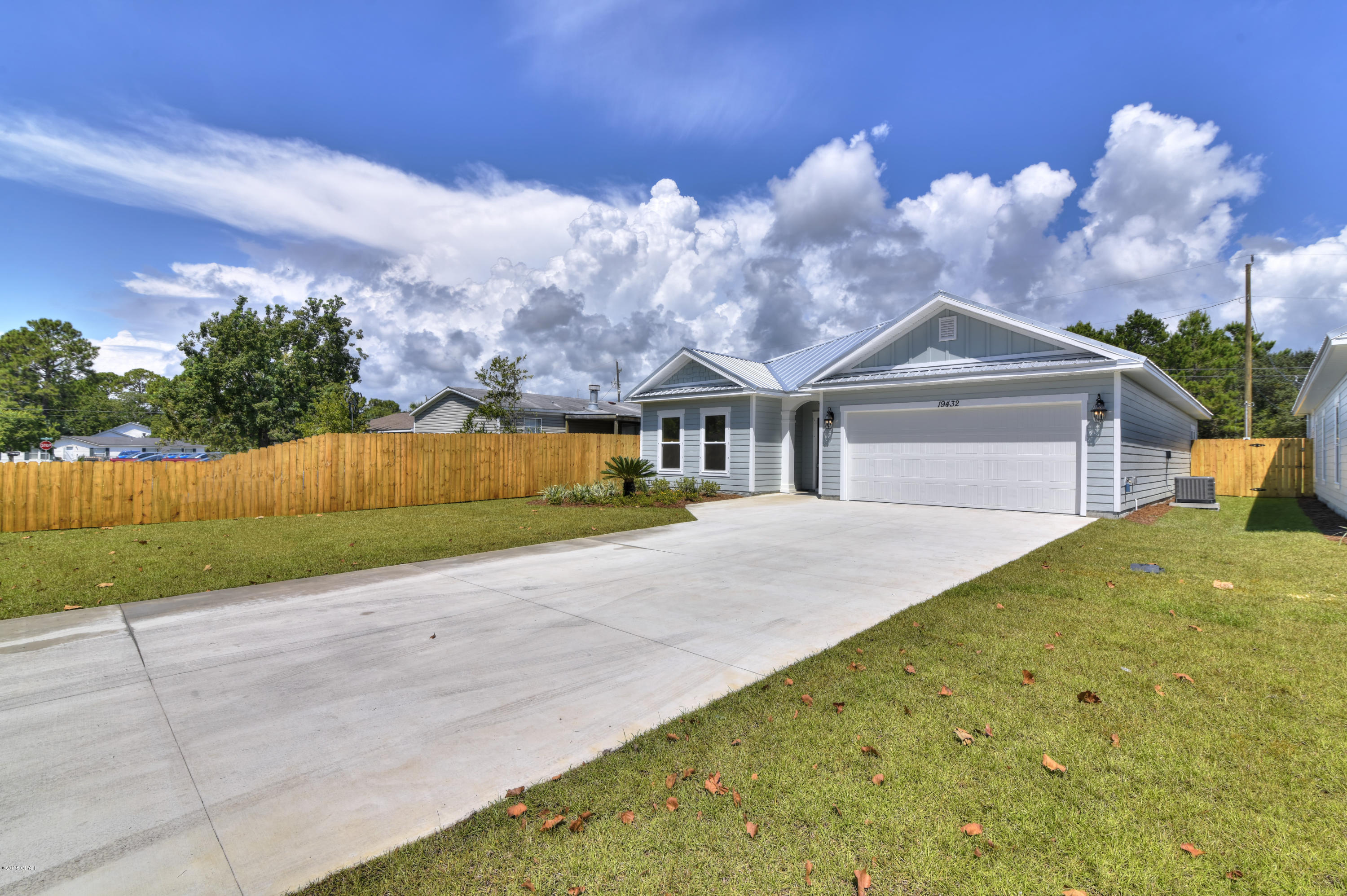 Laguna Beach Plaza - Residential