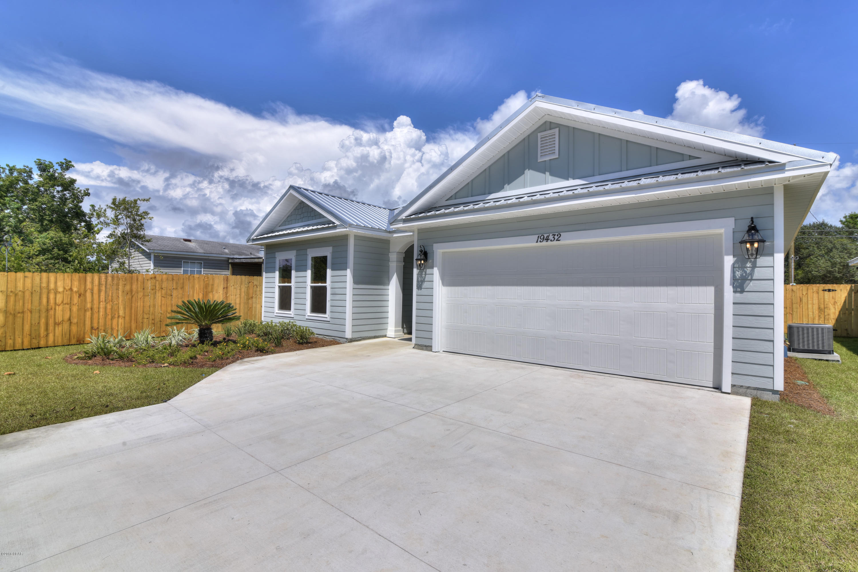 Laguna Beach Plaza - Residential