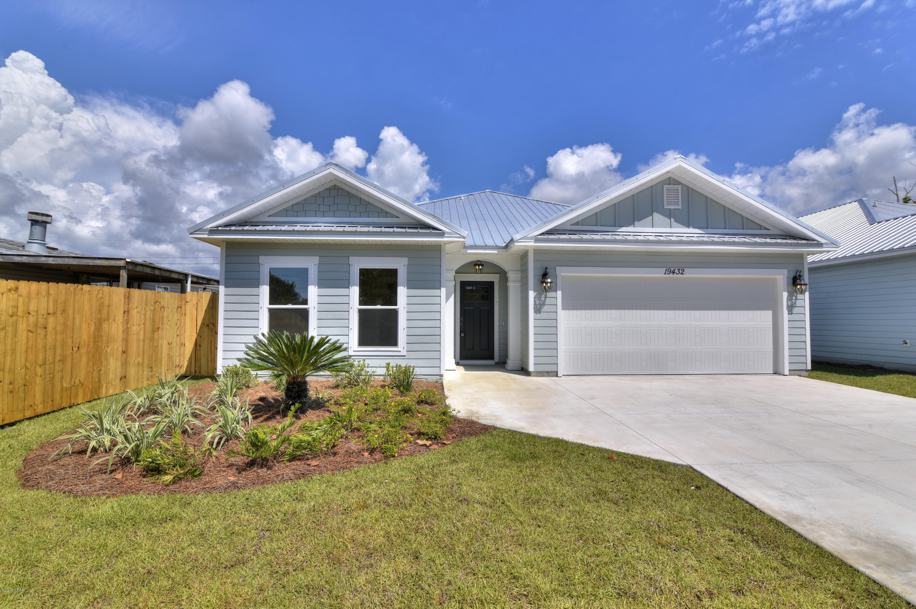 Laguna Beach Plaza - Residential