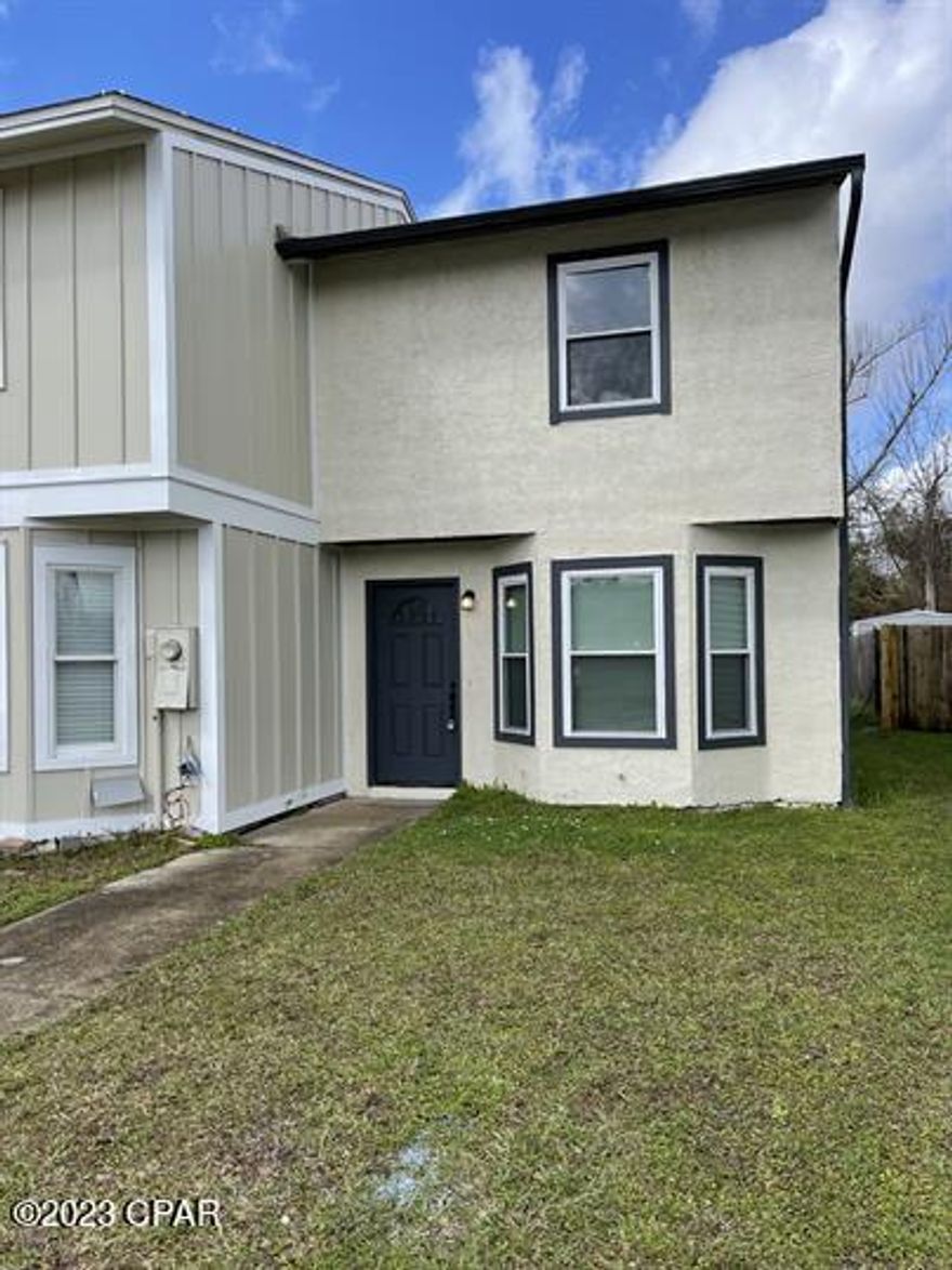 Recently remodeled townhome and is an end unit. It has a huge back yard, a back yard storage room and washer/dryer hook ups in the unit. Two large
bedrooms and a full bathroom upstairs with half bath down stairs. Cozy living room and kitchen space complete the downstairs. This unit has some new windows,
new roof, new doors, and is awaiting its new tenants.