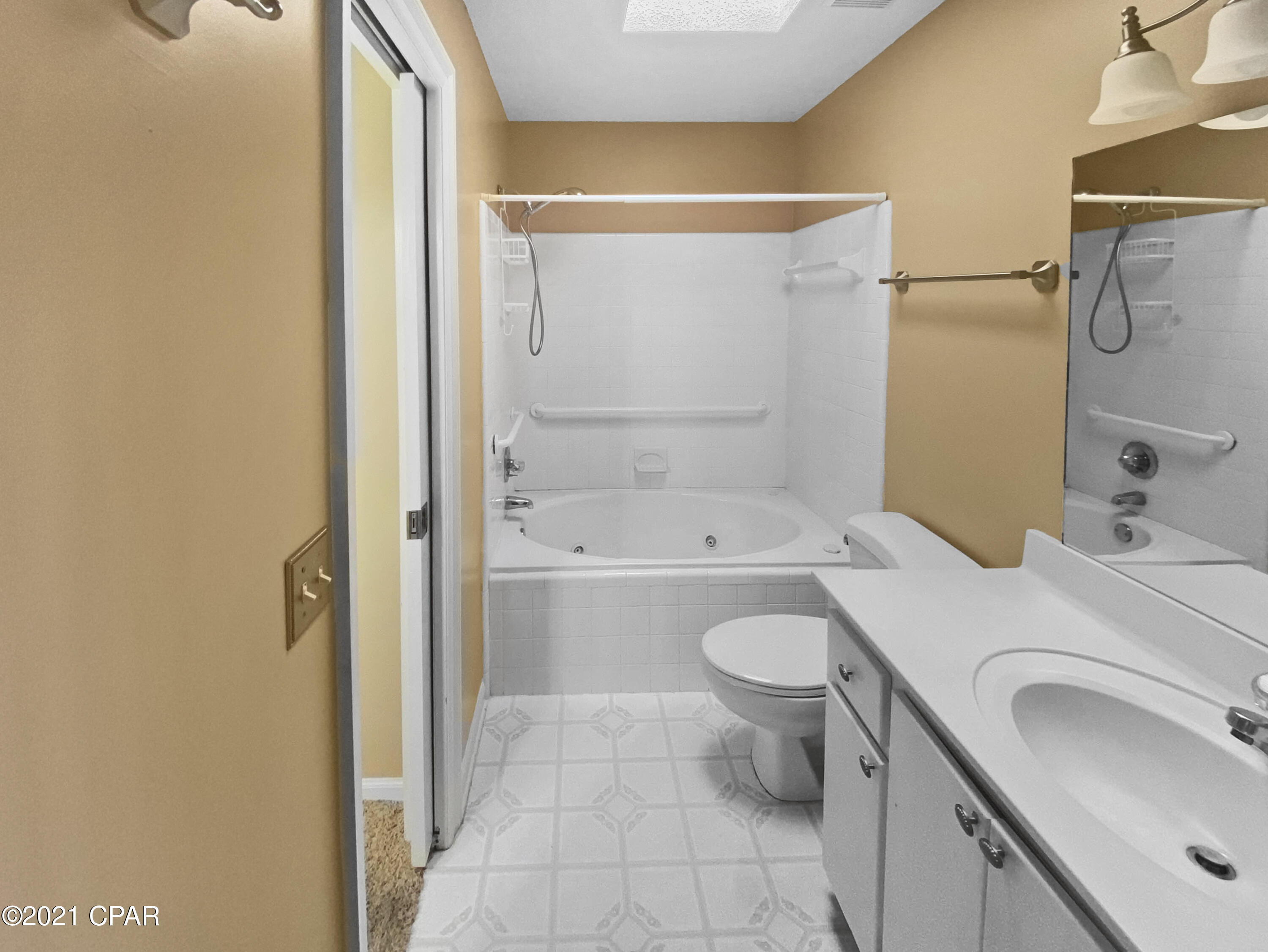 Colony Club - Residential