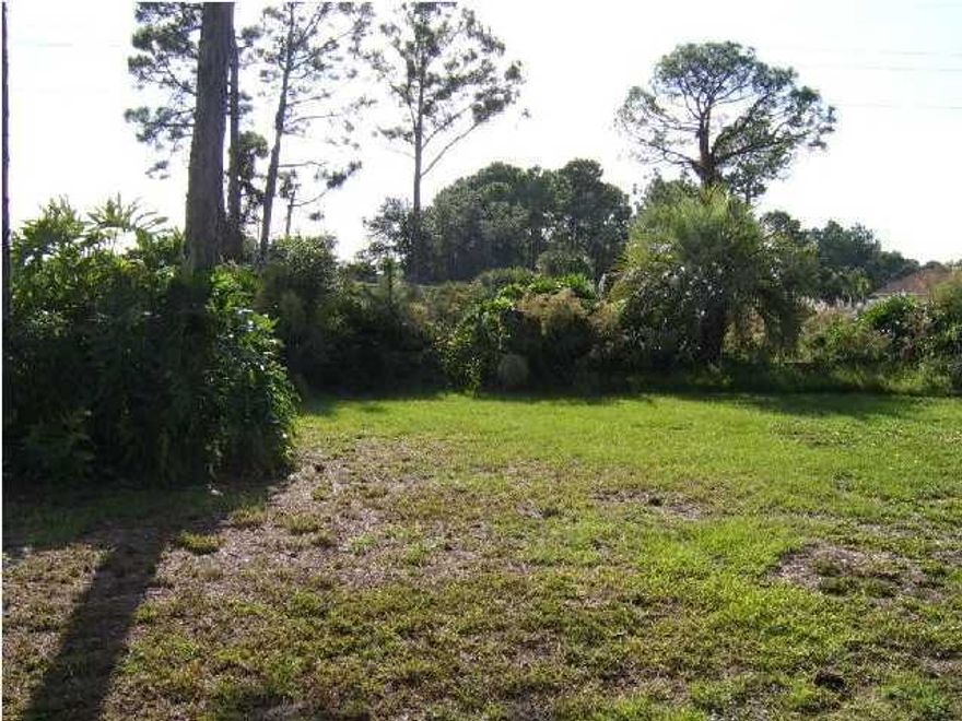 Great building lot on dead-end street with low traffic yet centrally located near the Navy Base, schools, shopping and more!