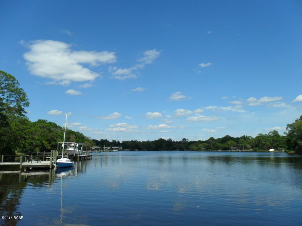 Bay Park Manor - Residential