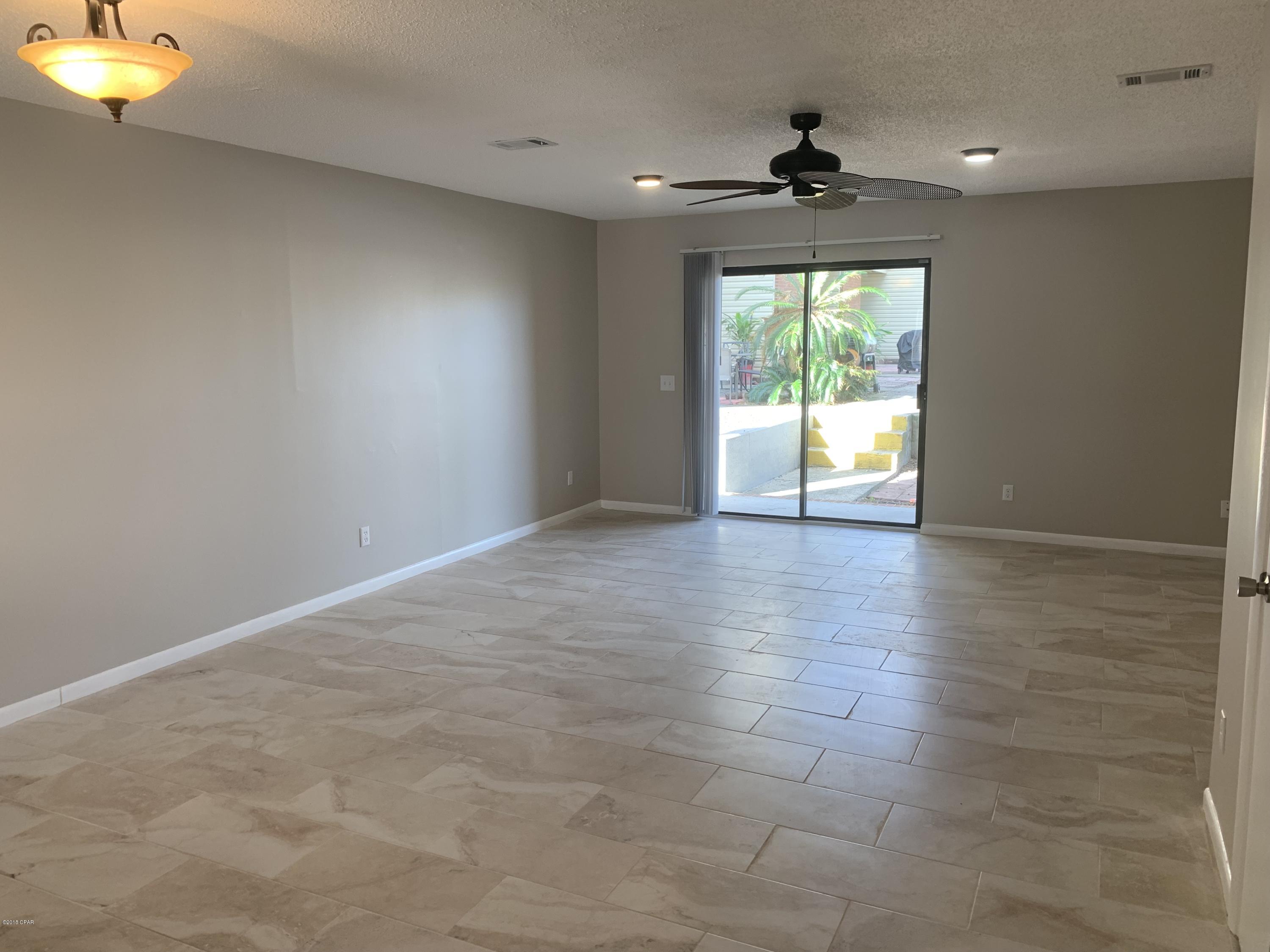 Landing At Lake Caroline - Residential