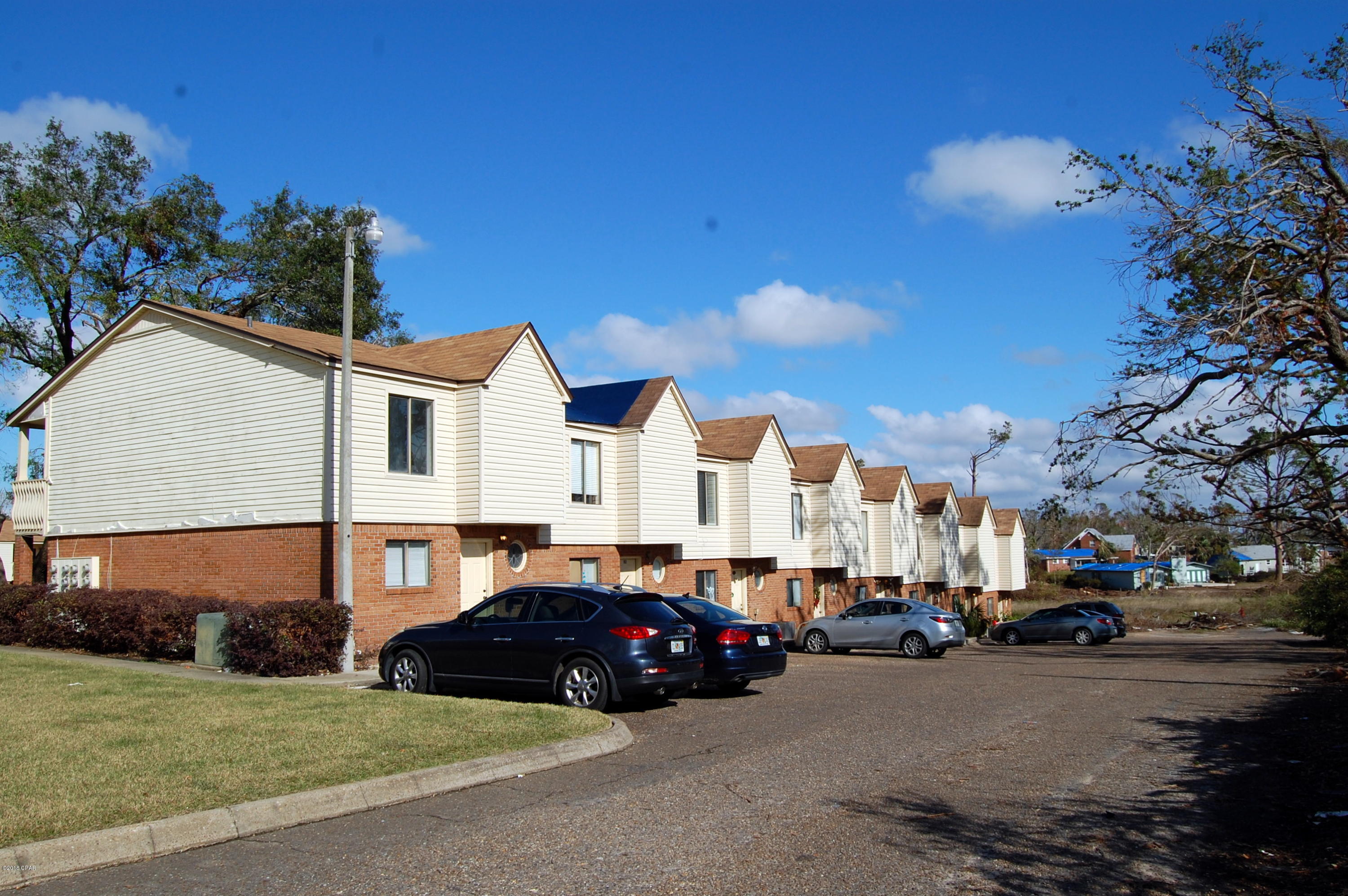 Landing At Lake Caroline - Residential