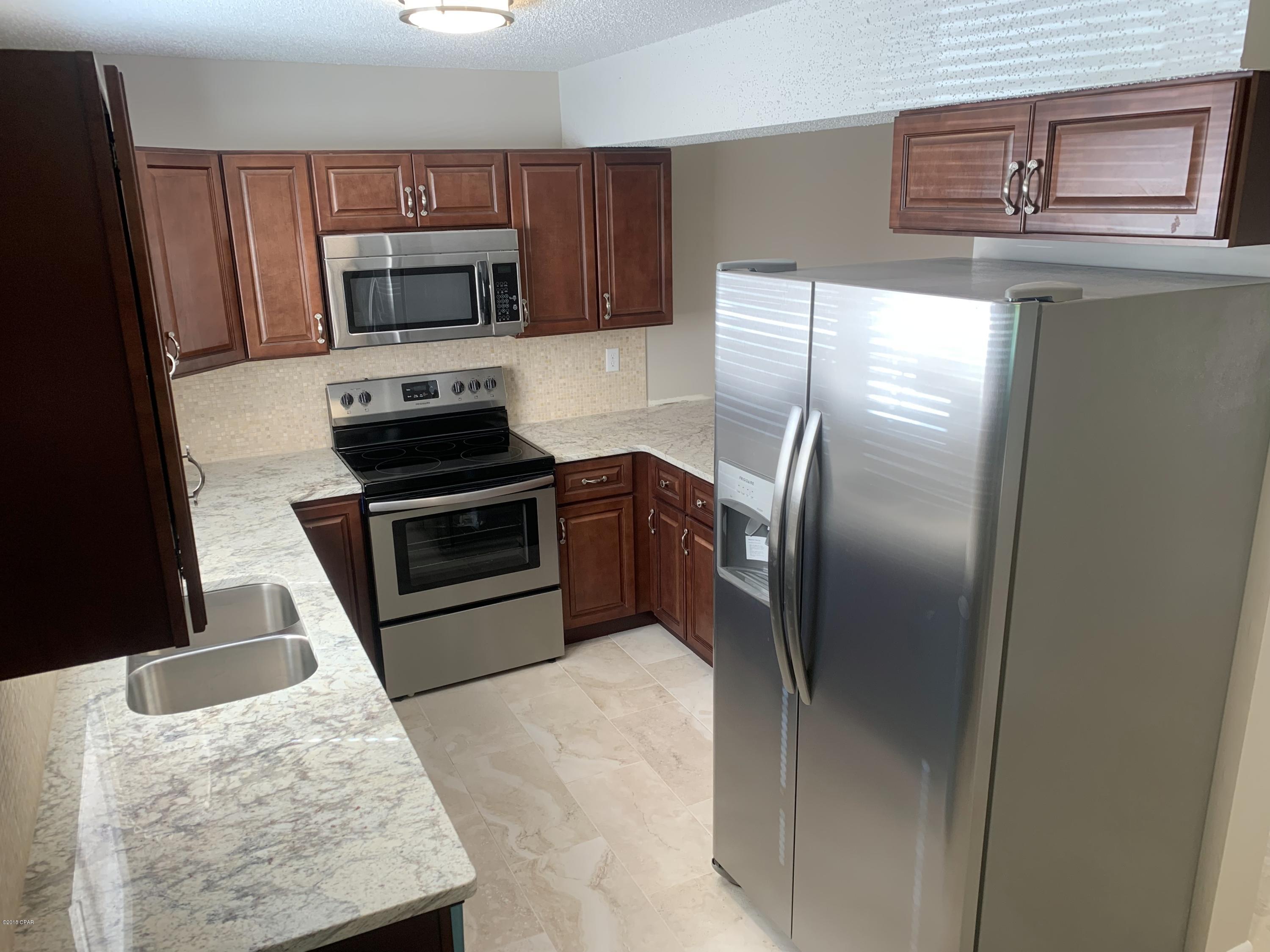 Landing At Lake Caroline - Residential